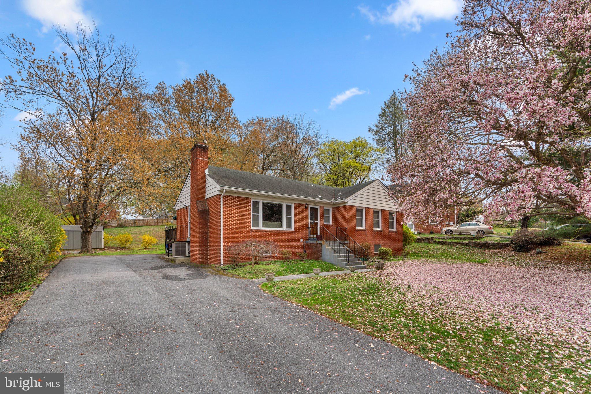 1305 MAGNOLIA ROAD