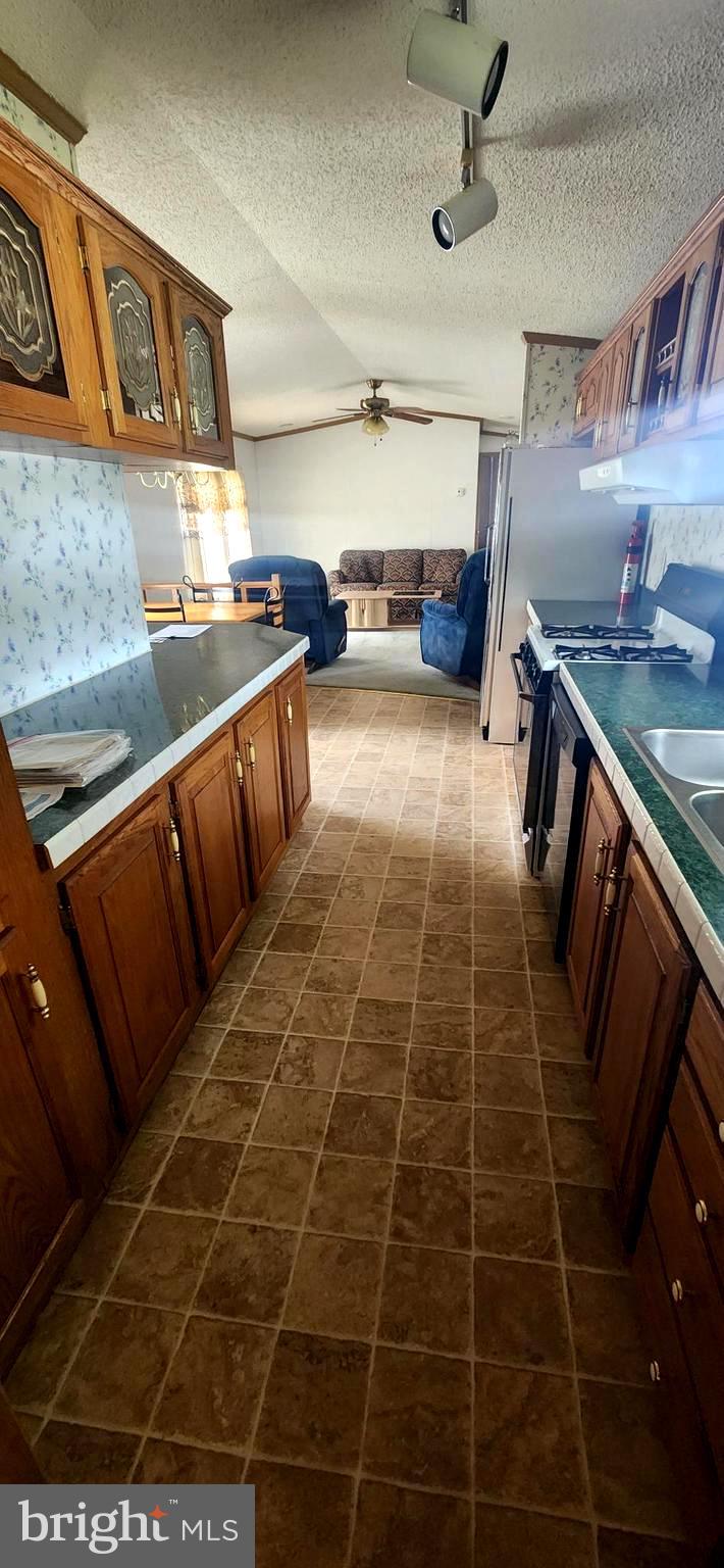 FRIEDEN MANOR - Residential