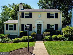 Homes For Sale - 21 Kentbury Way<br/> BETHESDA, MD 20814