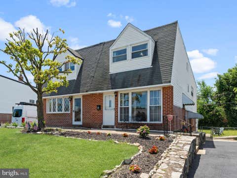 Townhouse For Sale - 1012 Tomlinson Rd<br/> PHILADELPHIA, PA 19116
