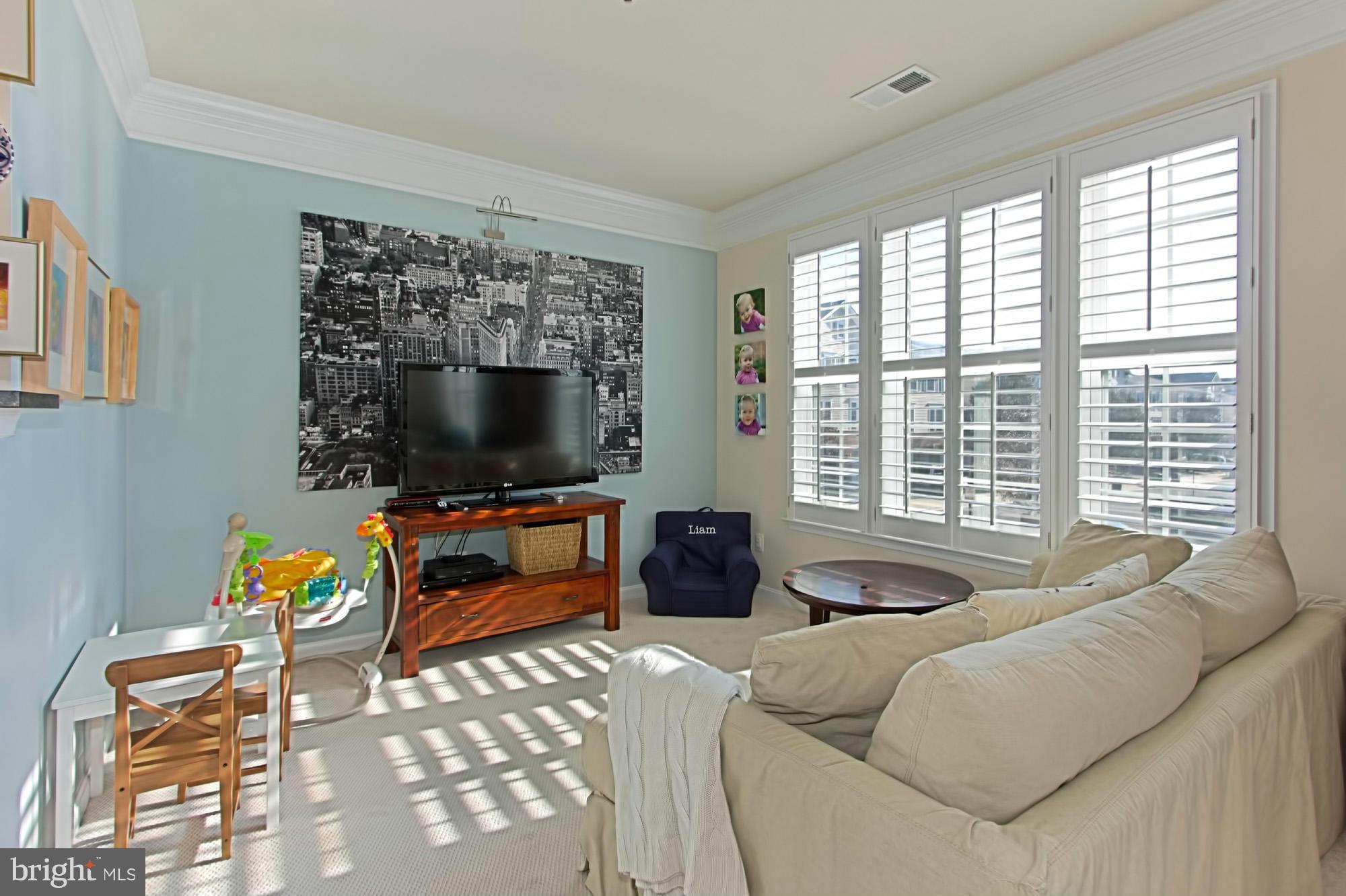 GROVETON WOODS - Residential