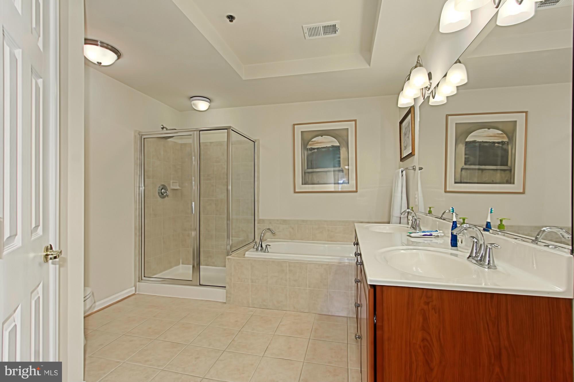 GROVETON WOODS - Residential