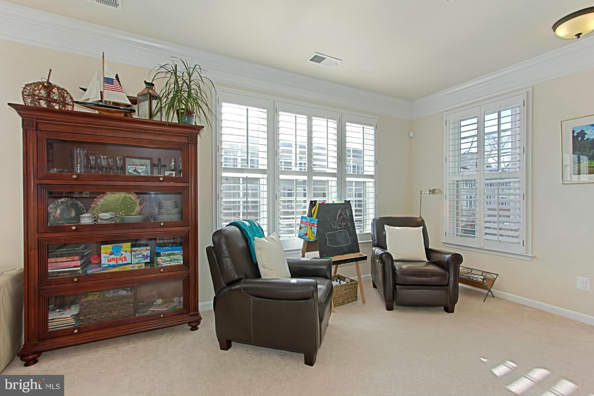 GROVETON WOODS - Residential