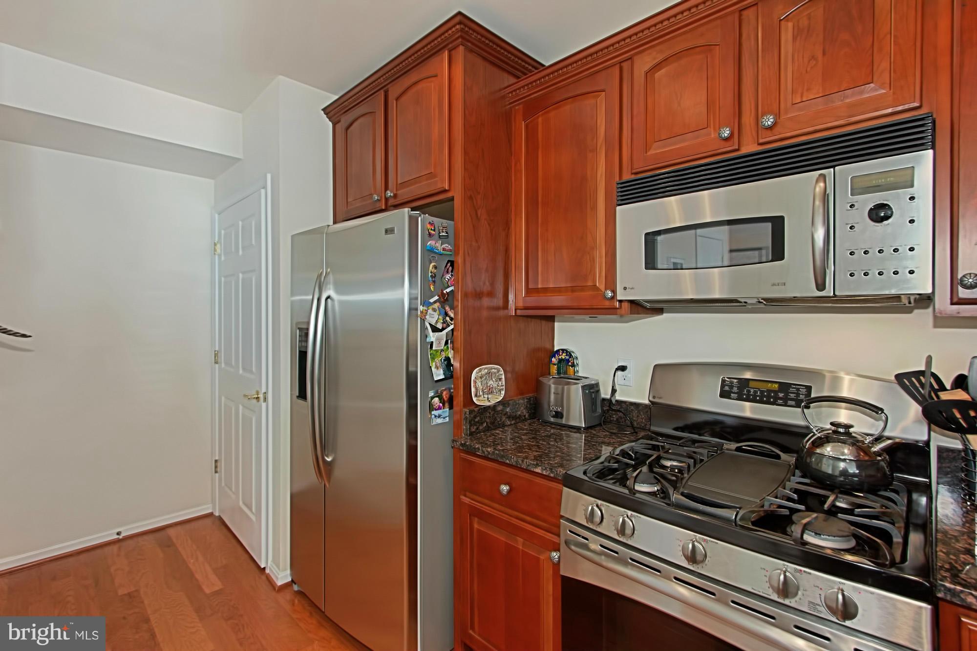 GROVETON WOODS - Residential