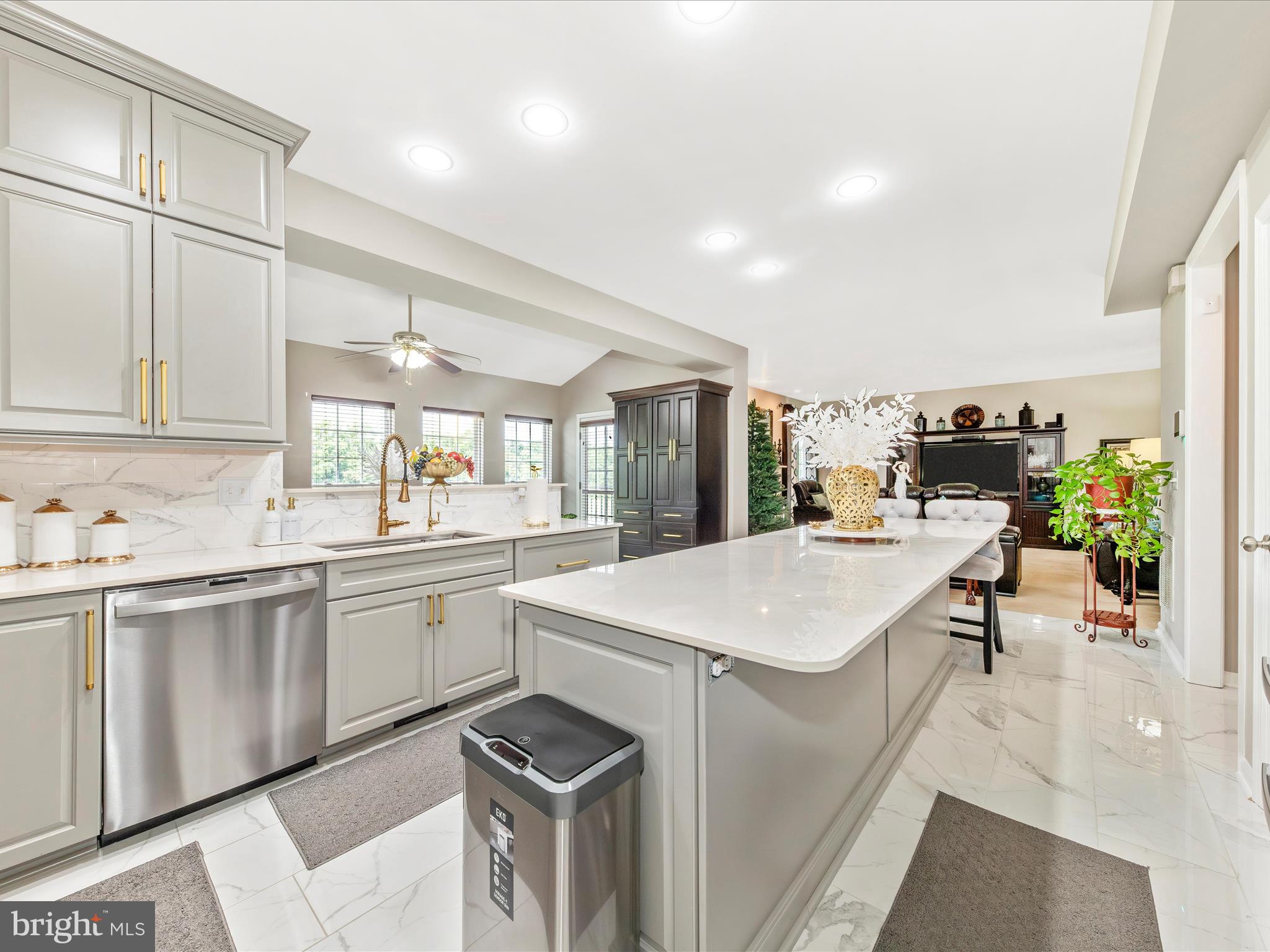 ARCHERS ROCK - Residential