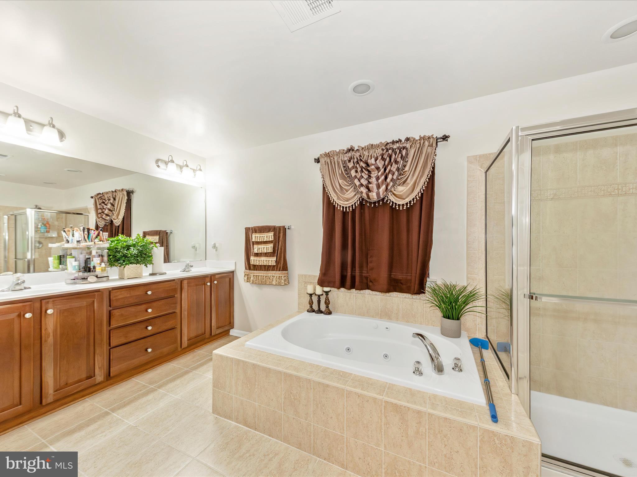 ARCHERS ROCK - Residential