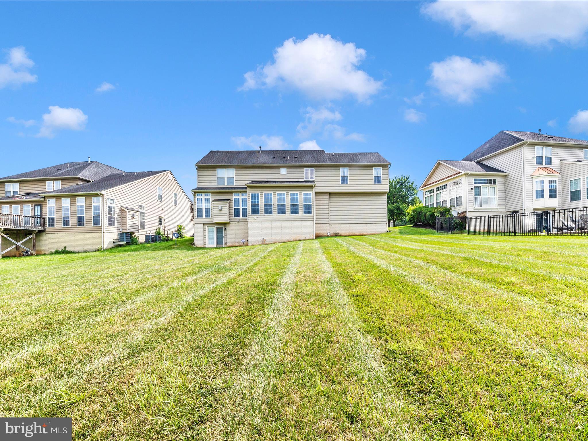 ARCHERS ROCK - Residential