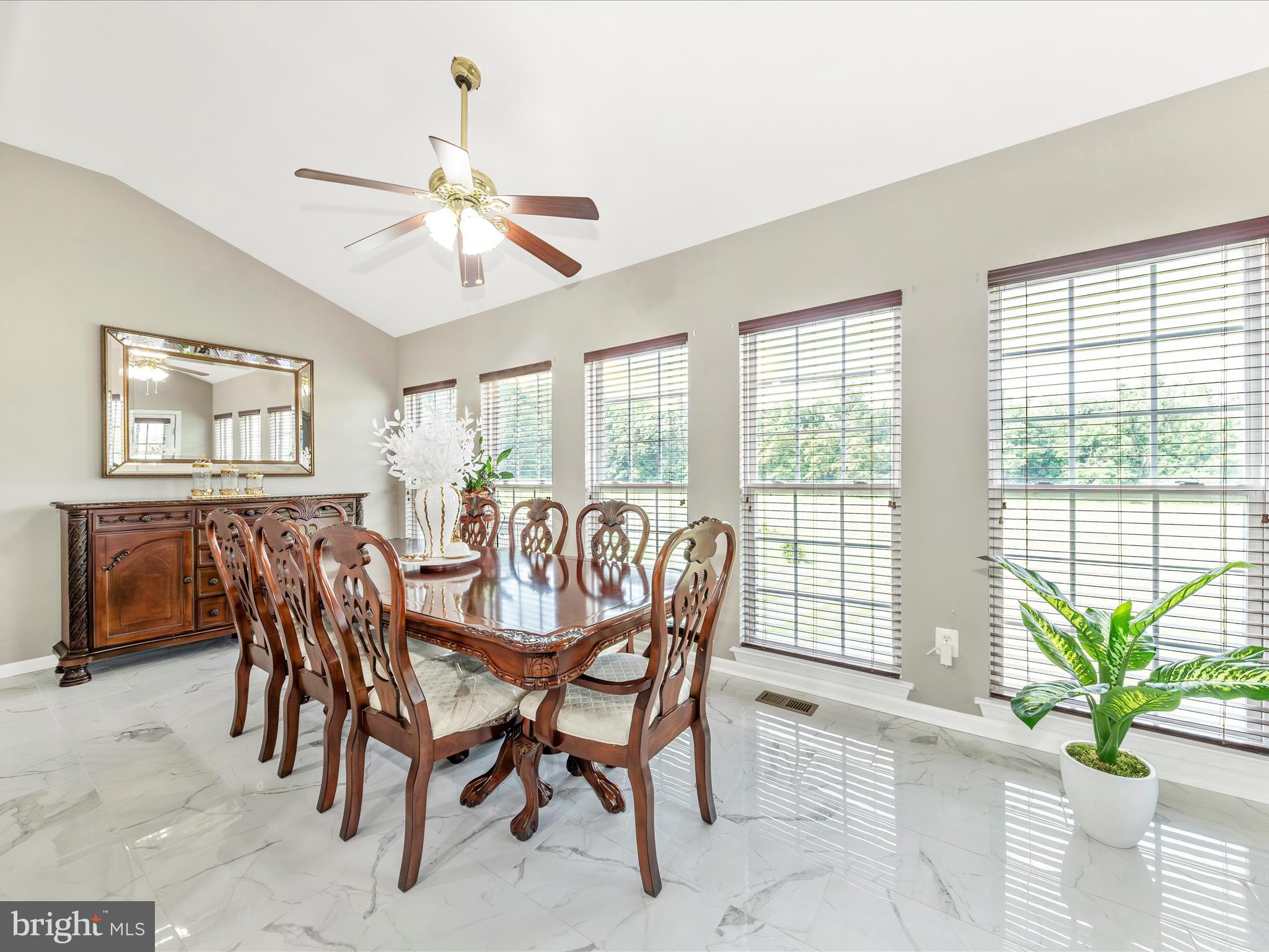 ARCHERS ROCK - Residential