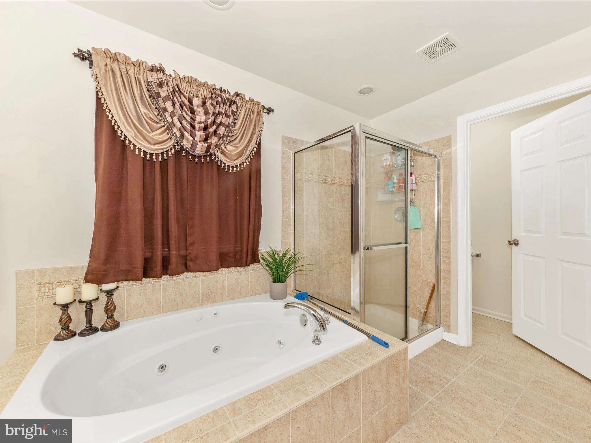 ARCHERS ROCK - Residential