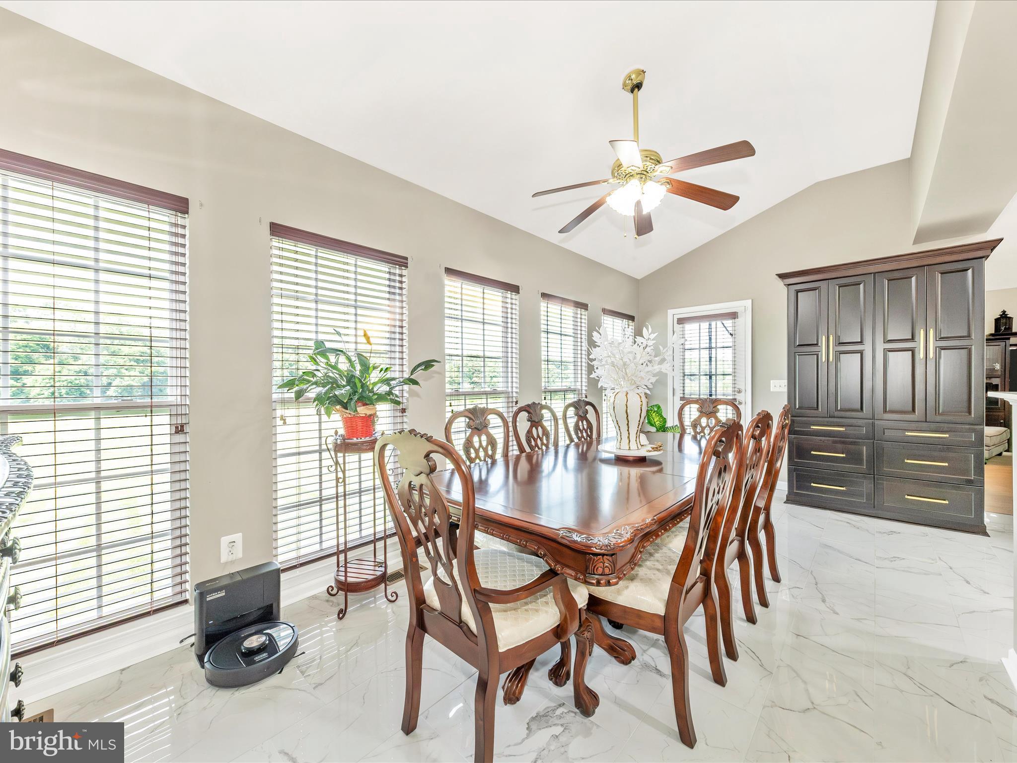 ARCHERS ROCK - Residential