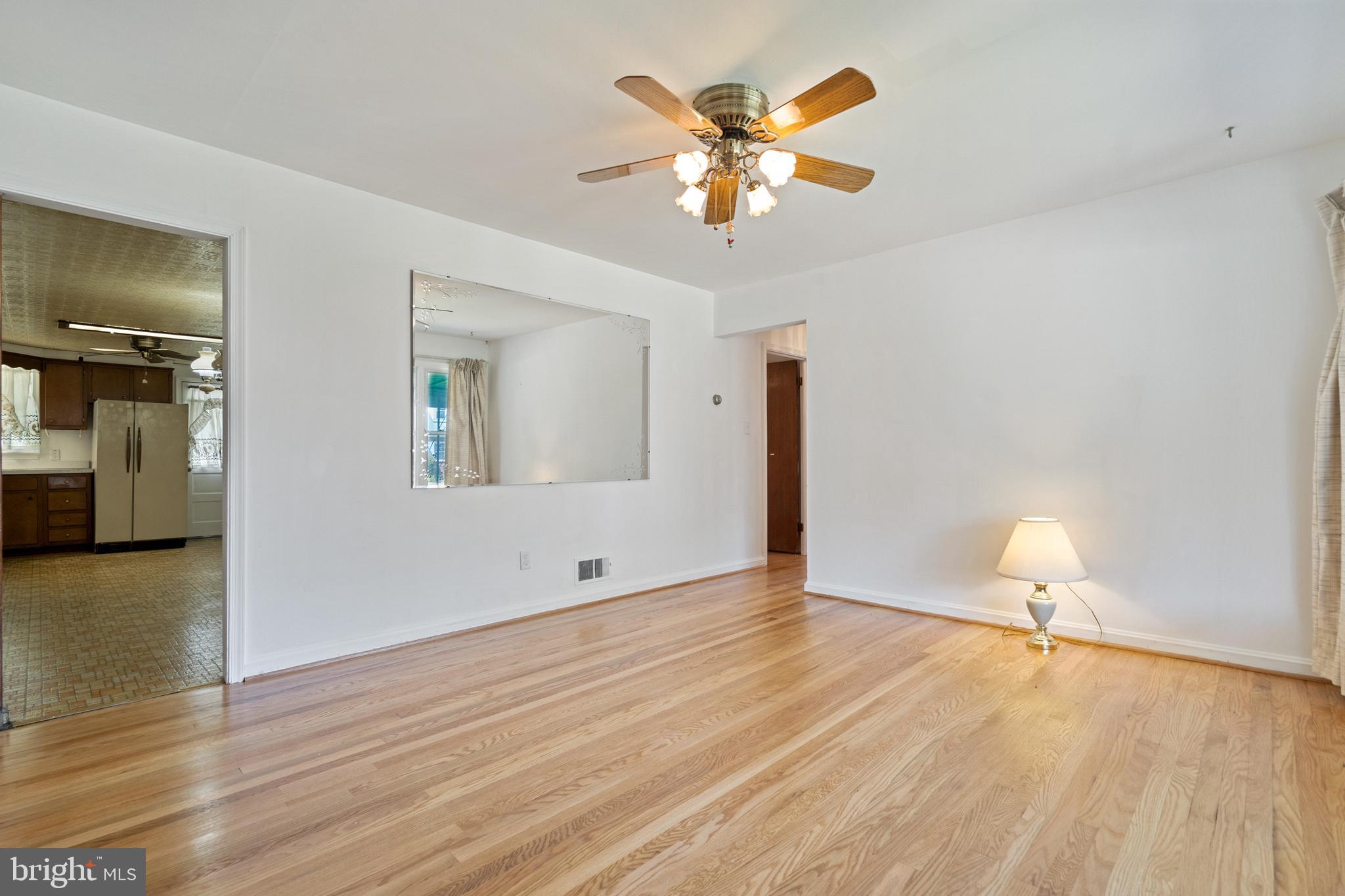 TEMPLETON MANOR - Residential