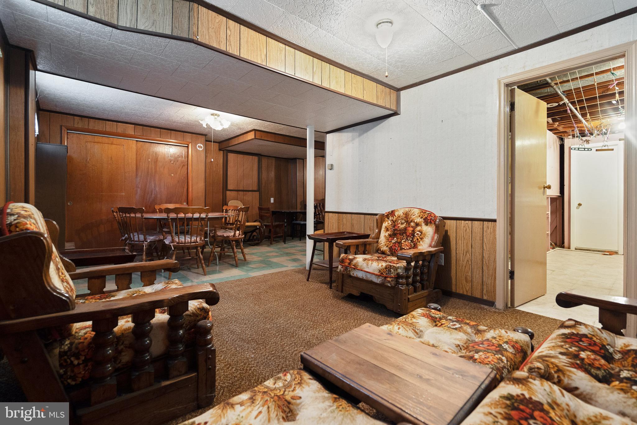 TEMPLETON MANOR - Residential