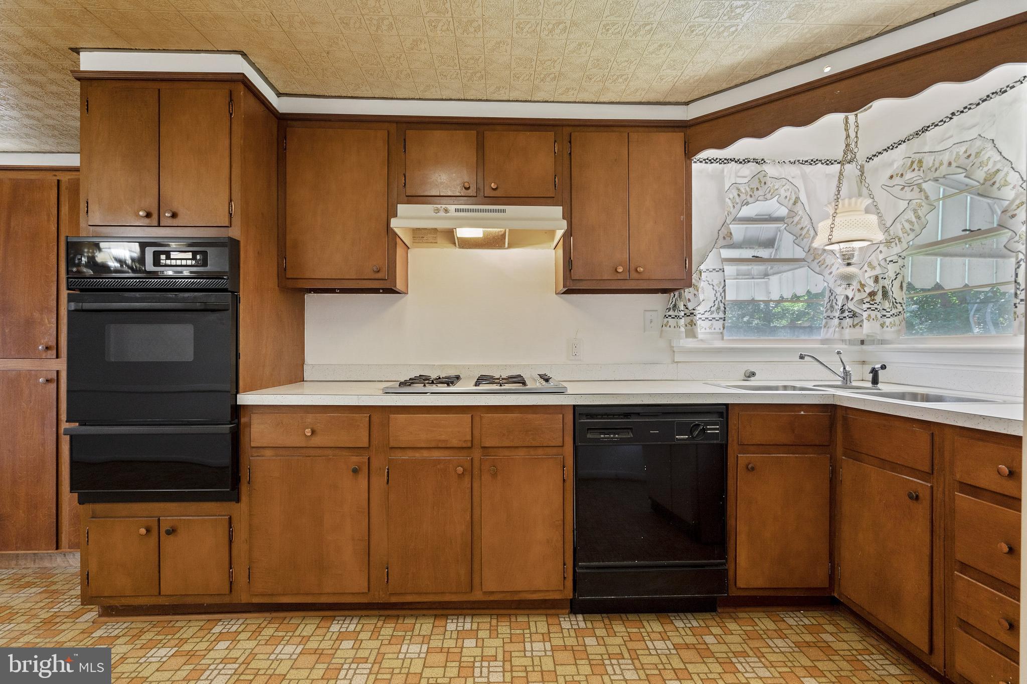 TEMPLETON MANOR - Residential