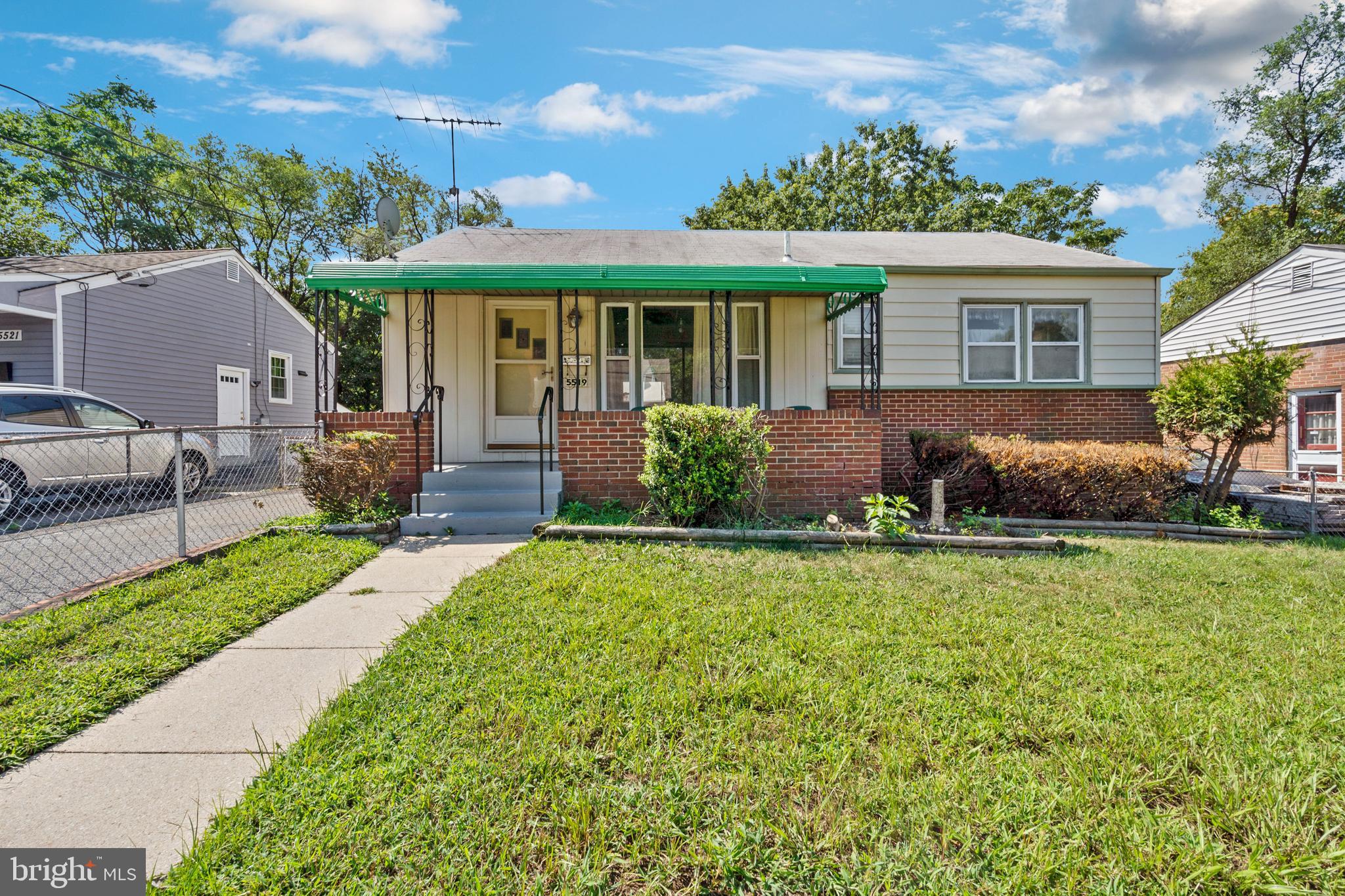 TEMPLETON MANOR - Residential