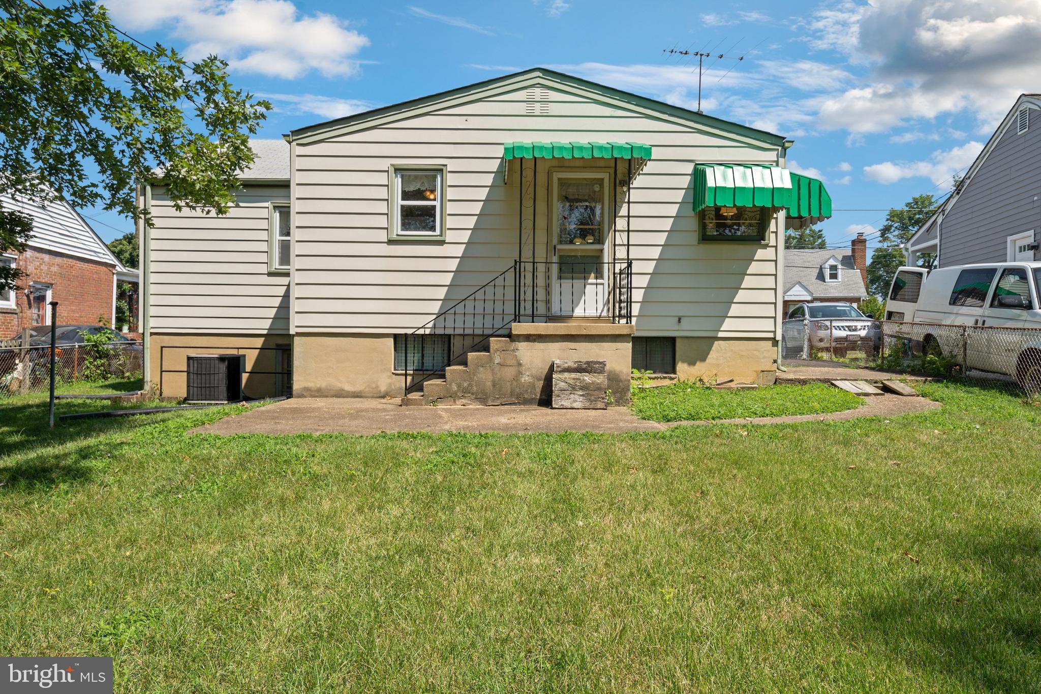 TEMPLETON MANOR - Residential