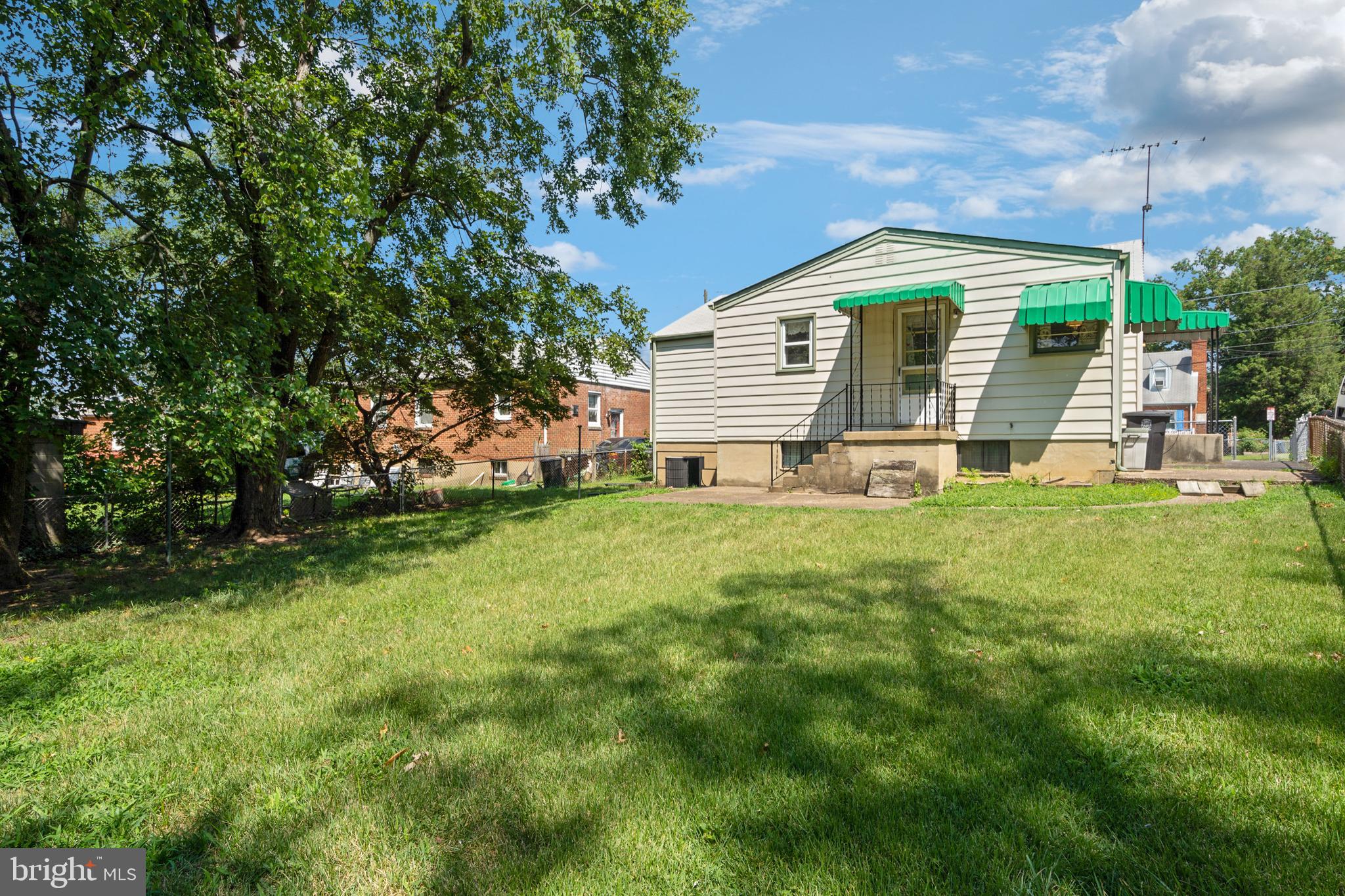 TEMPLETON MANOR - Residential