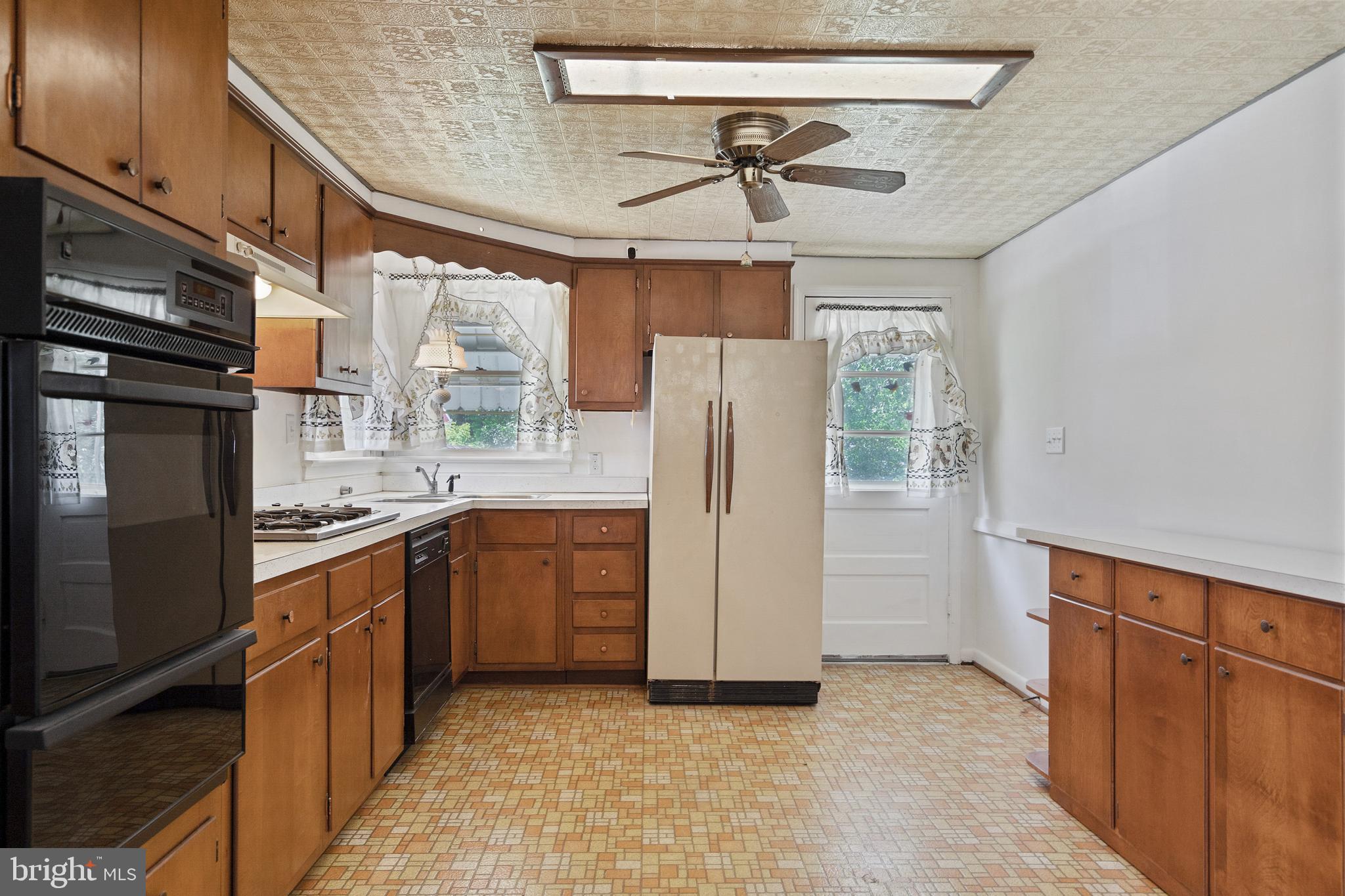 TEMPLETON MANOR - Residential