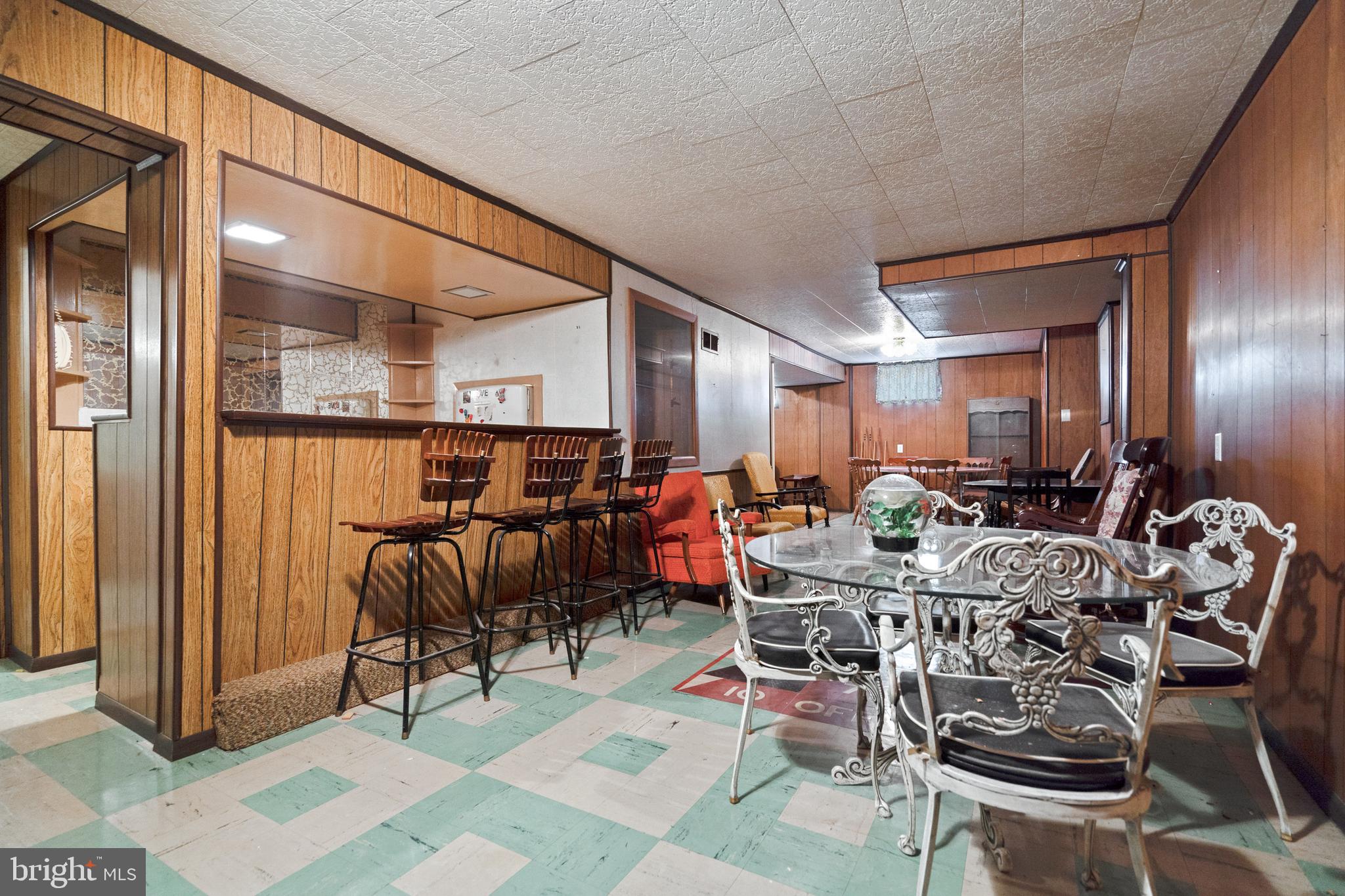 TEMPLETON MANOR - Residential