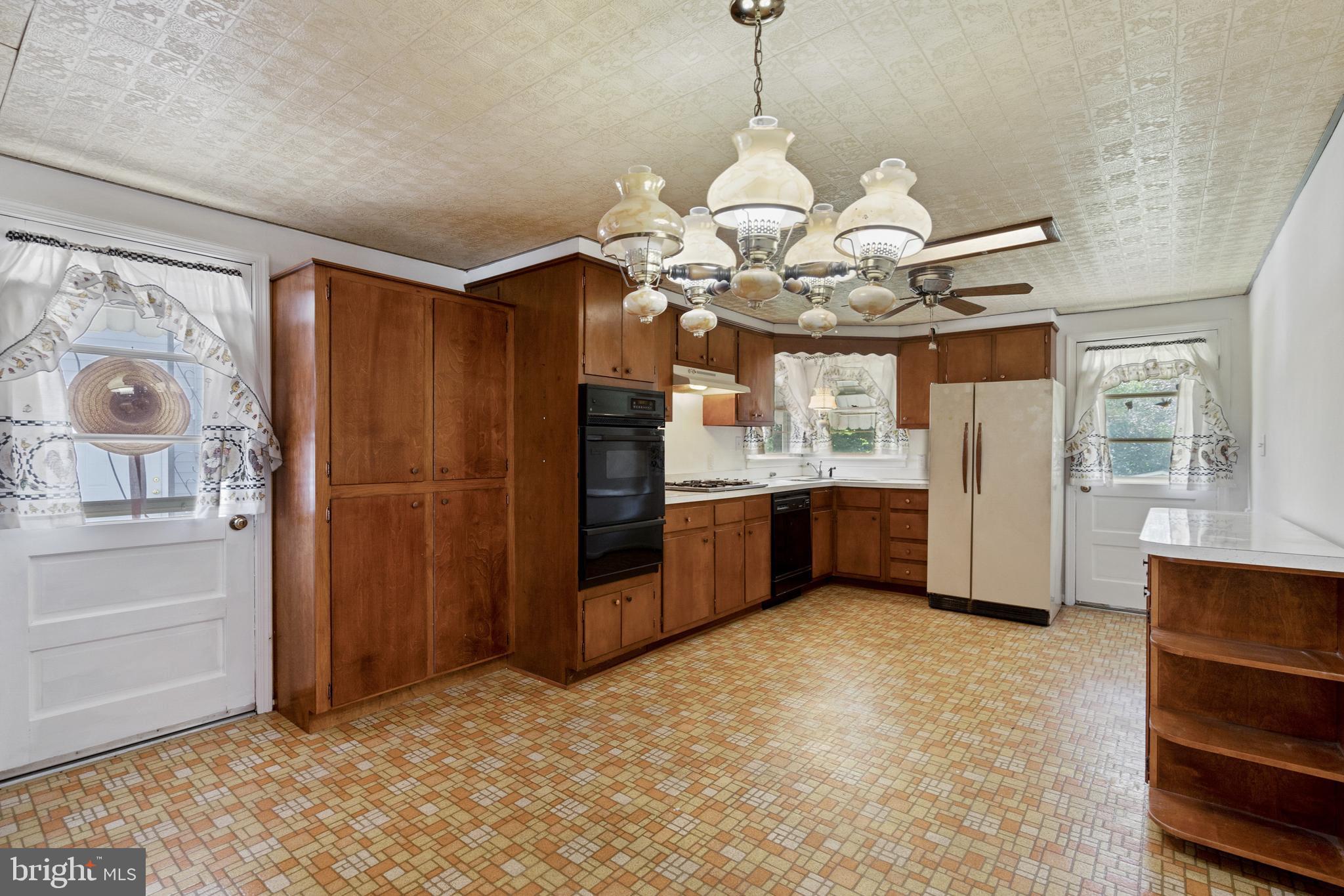 TEMPLETON MANOR - Residential