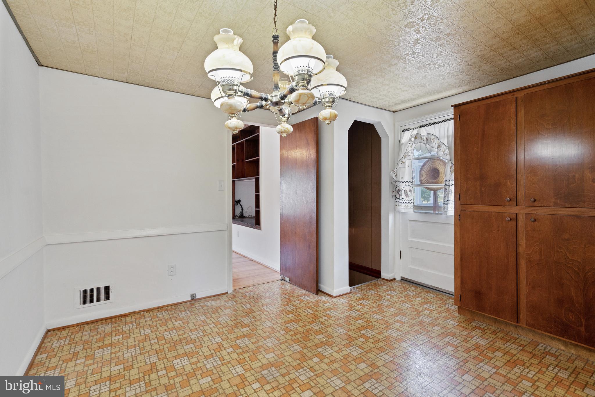 TEMPLETON MANOR - Residential