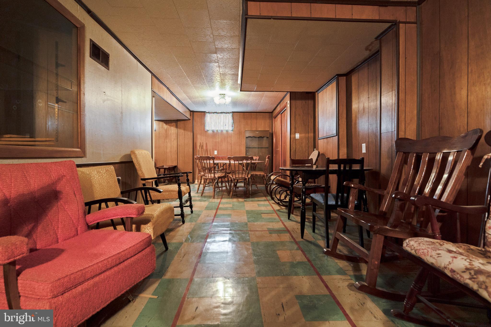 TEMPLETON MANOR - Residential