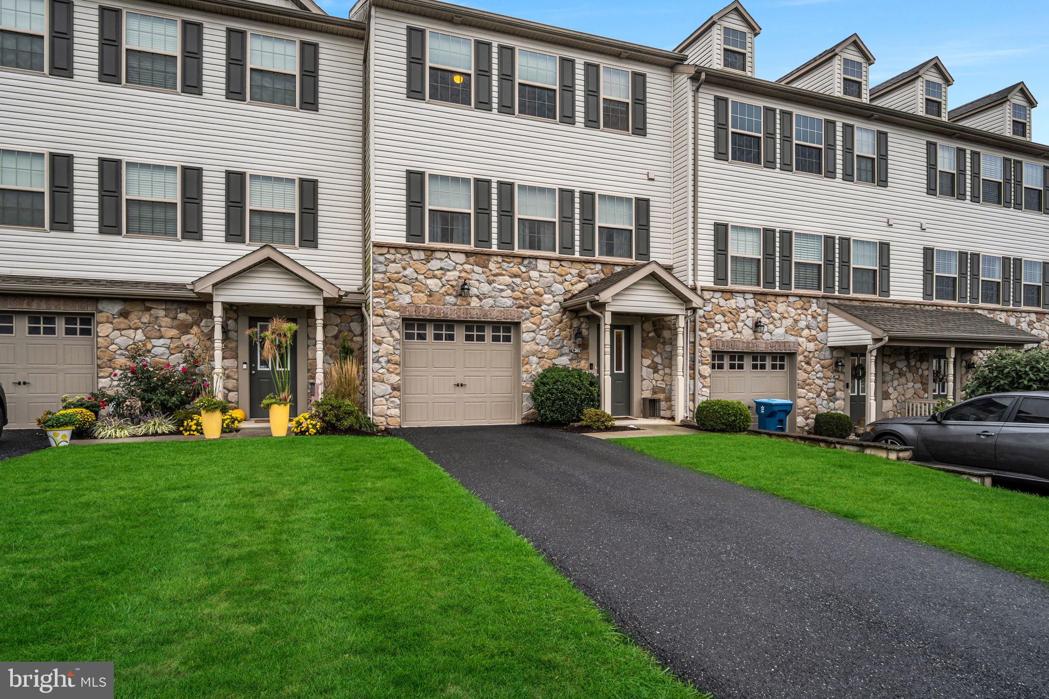 MELBOURNE PLACE - Residential