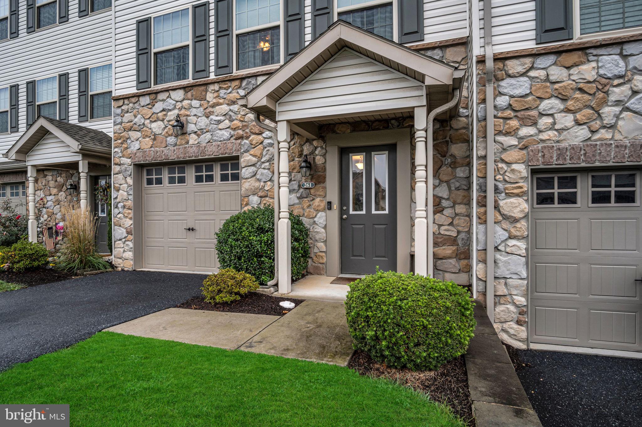 MELBOURNE PLACE - Residential