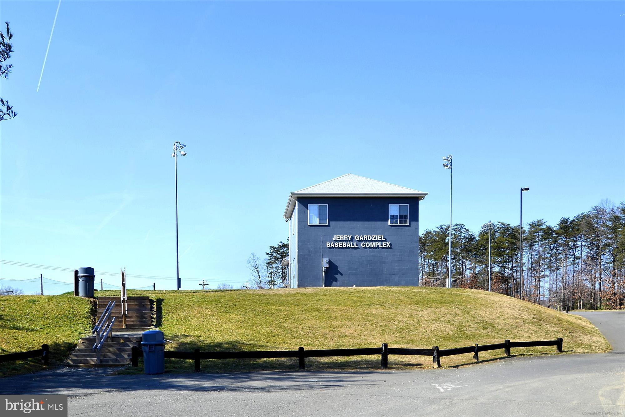 SOUTHLAKE AT MONTCLAIR - Residential