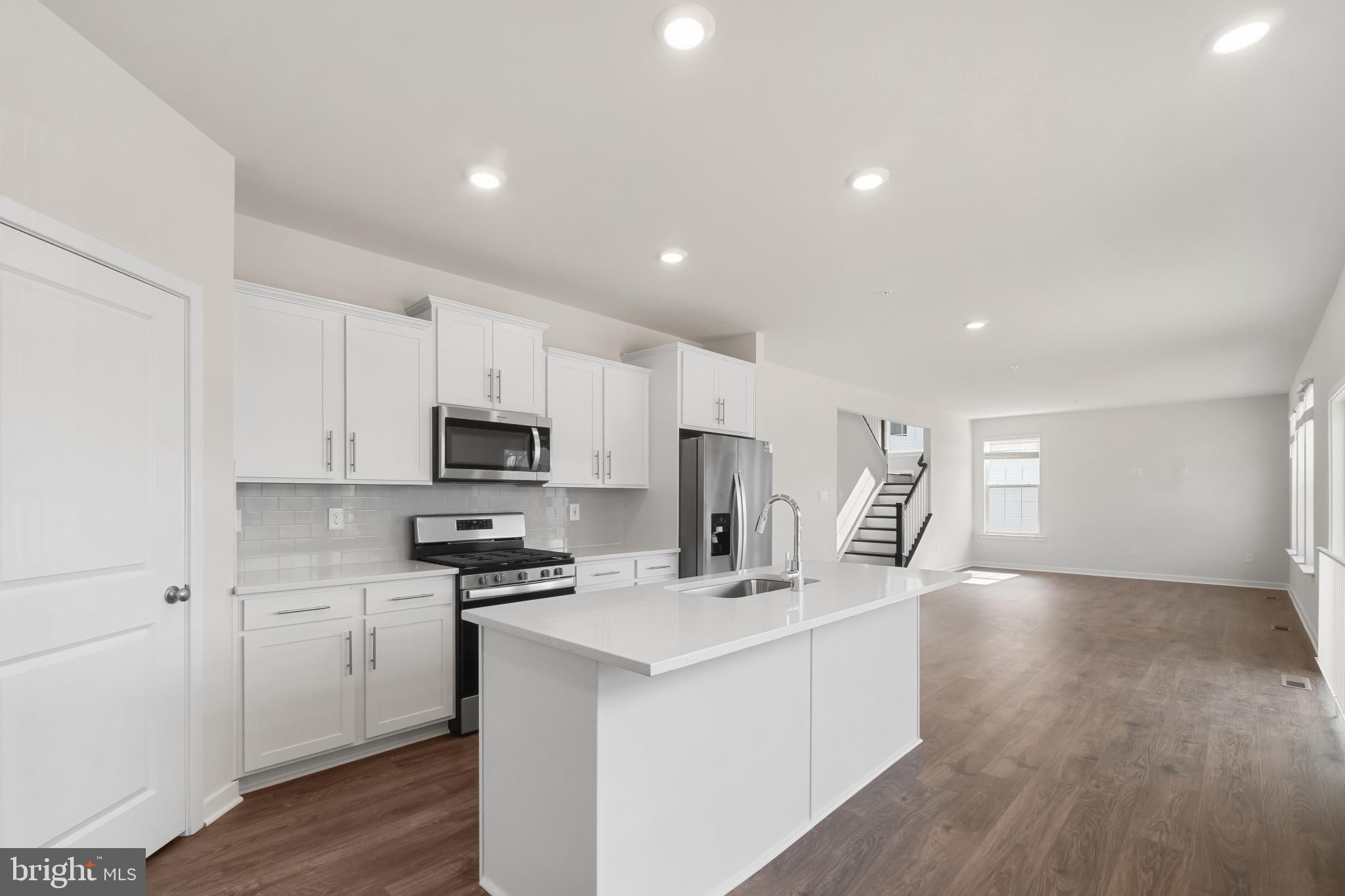 BEECHWOOD MANOR - Residential