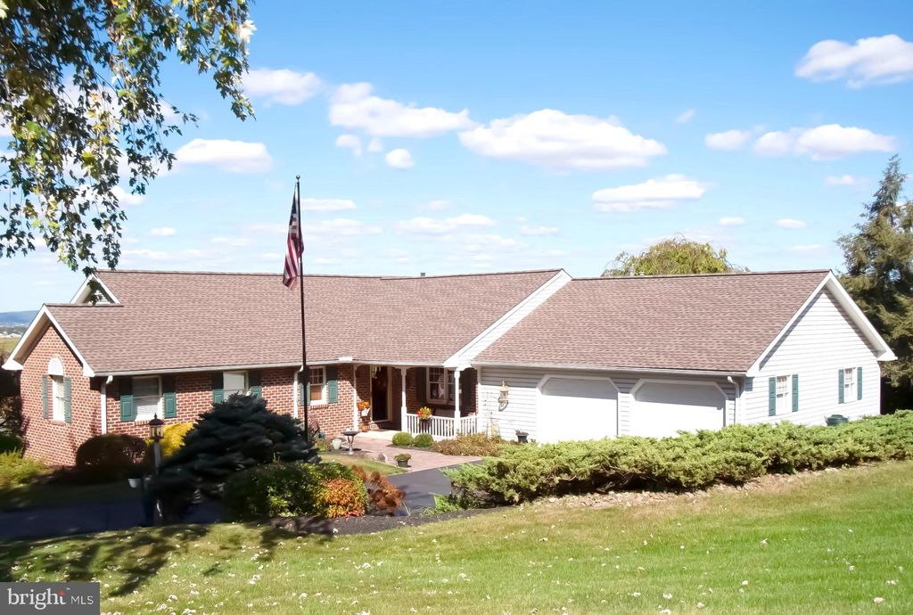 Photo of 1145 Brownstone Ridge, NEW HOLLAND, PA 17557 (MLS # PALA2077988)