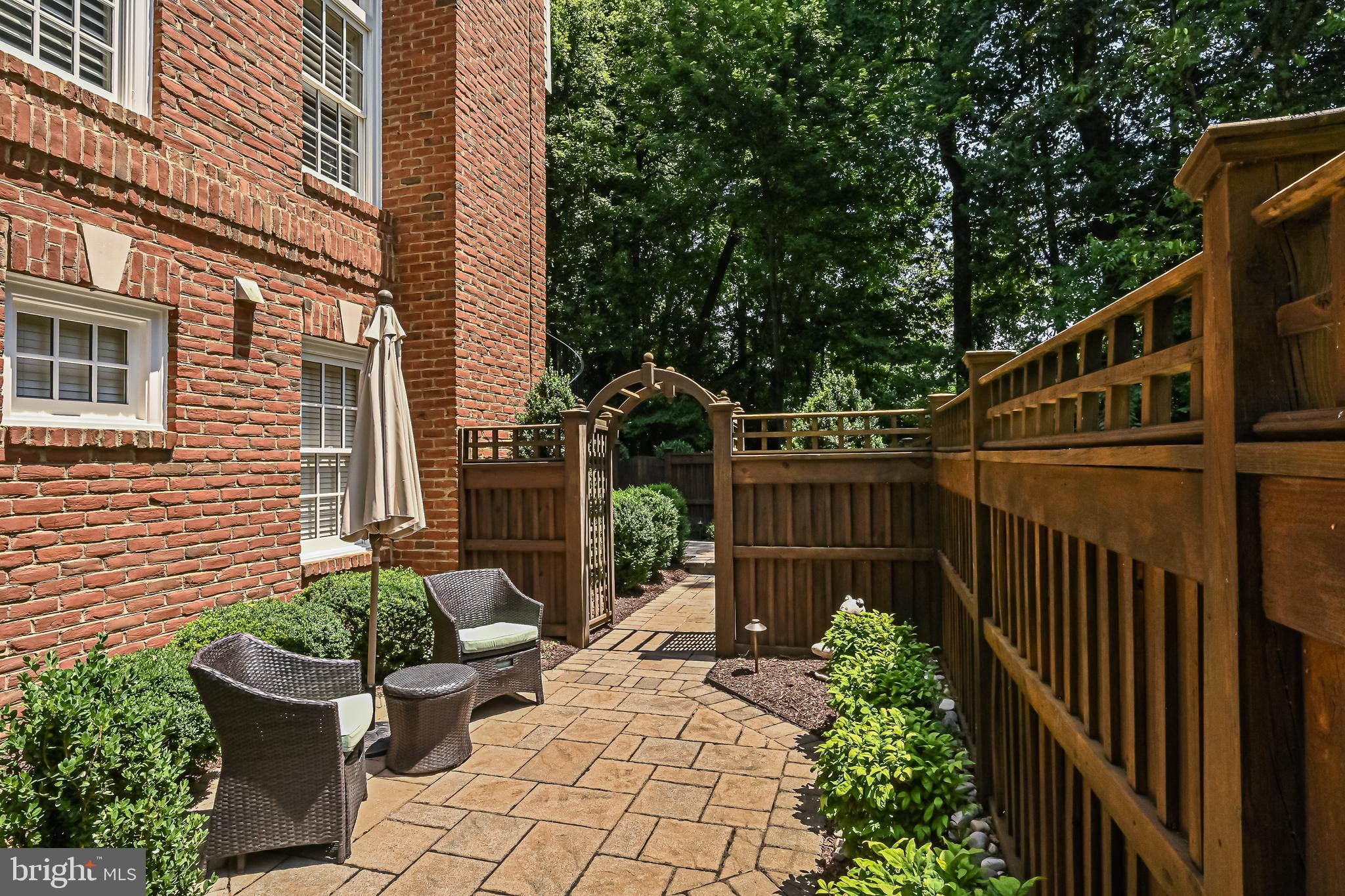 CEDAR LANE - Residential