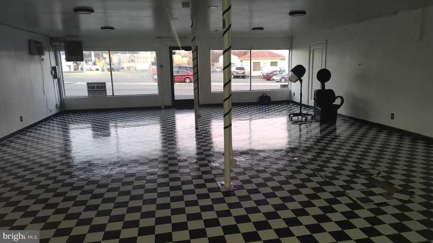 Office, Salon, Store and more.  The possibilities are endless.  Adjacent space available.
