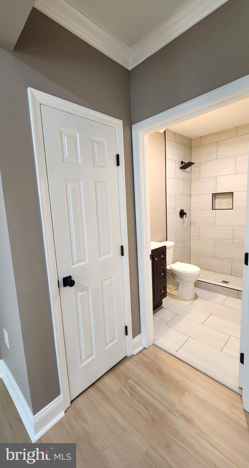 BELOW THE UNIVERSITY - Residential