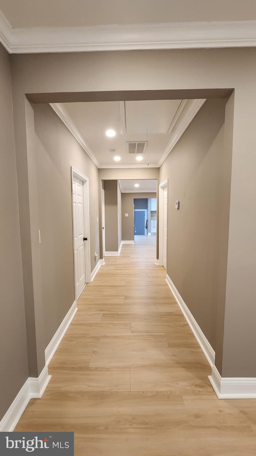 BELOW THE UNIVERSITY - Residential