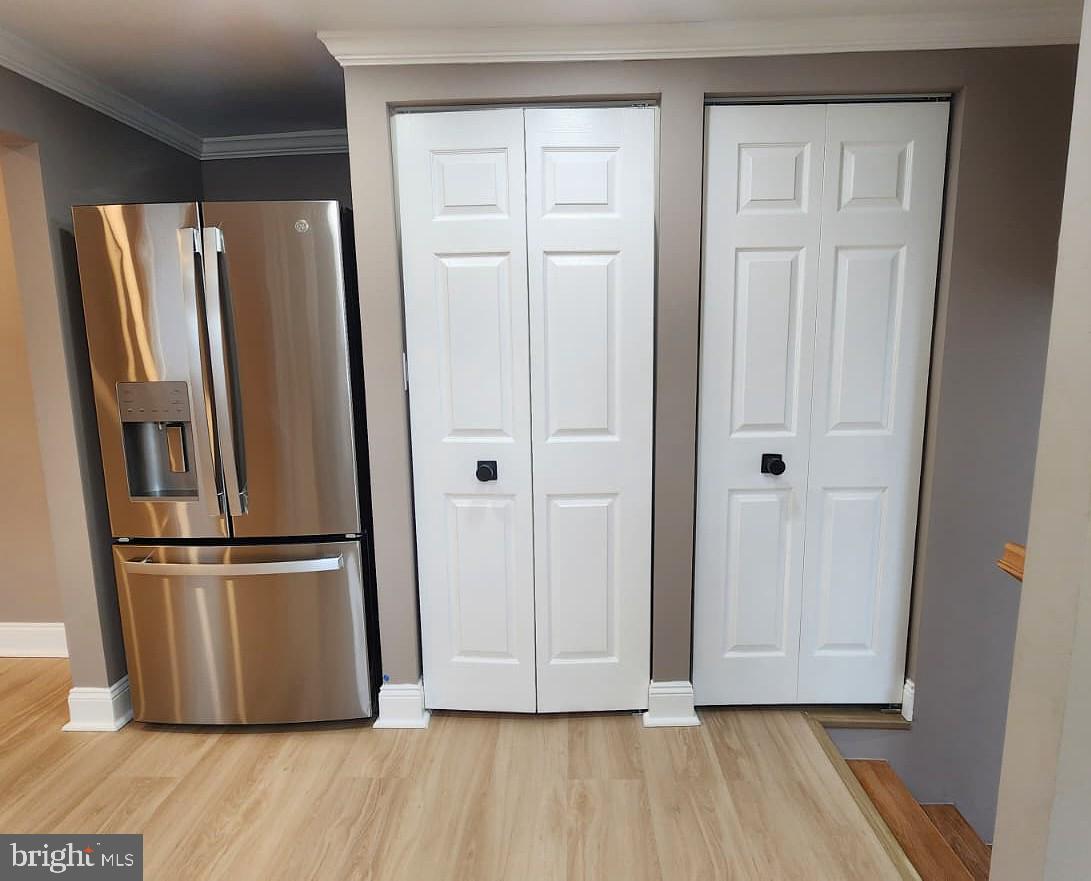 BELOW THE UNIVERSITY - Residential