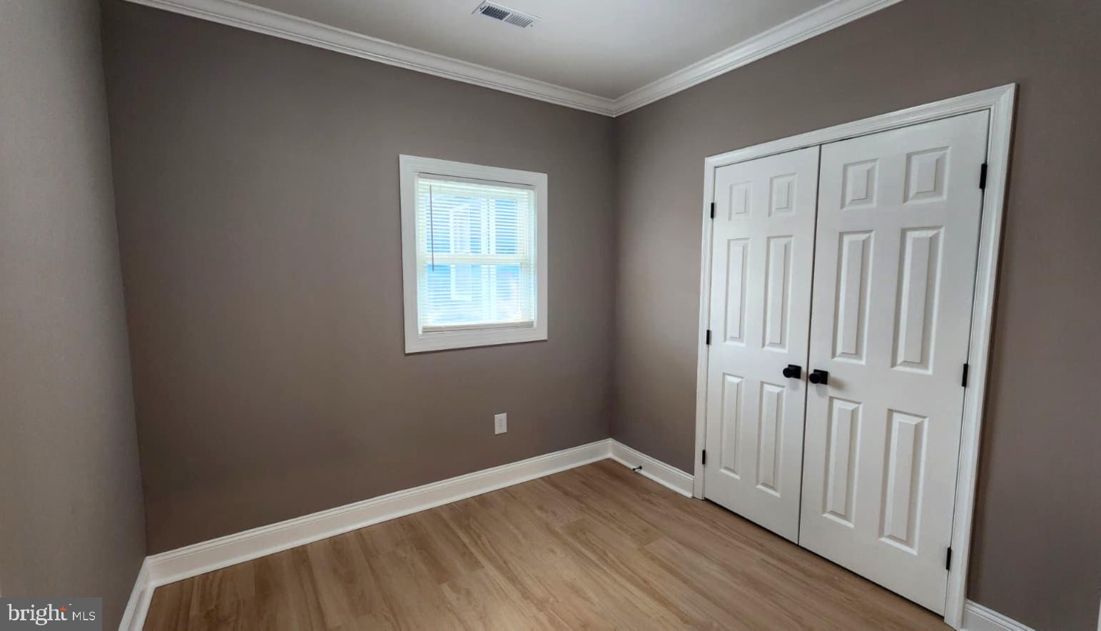 BELOW THE UNIVERSITY - Residential