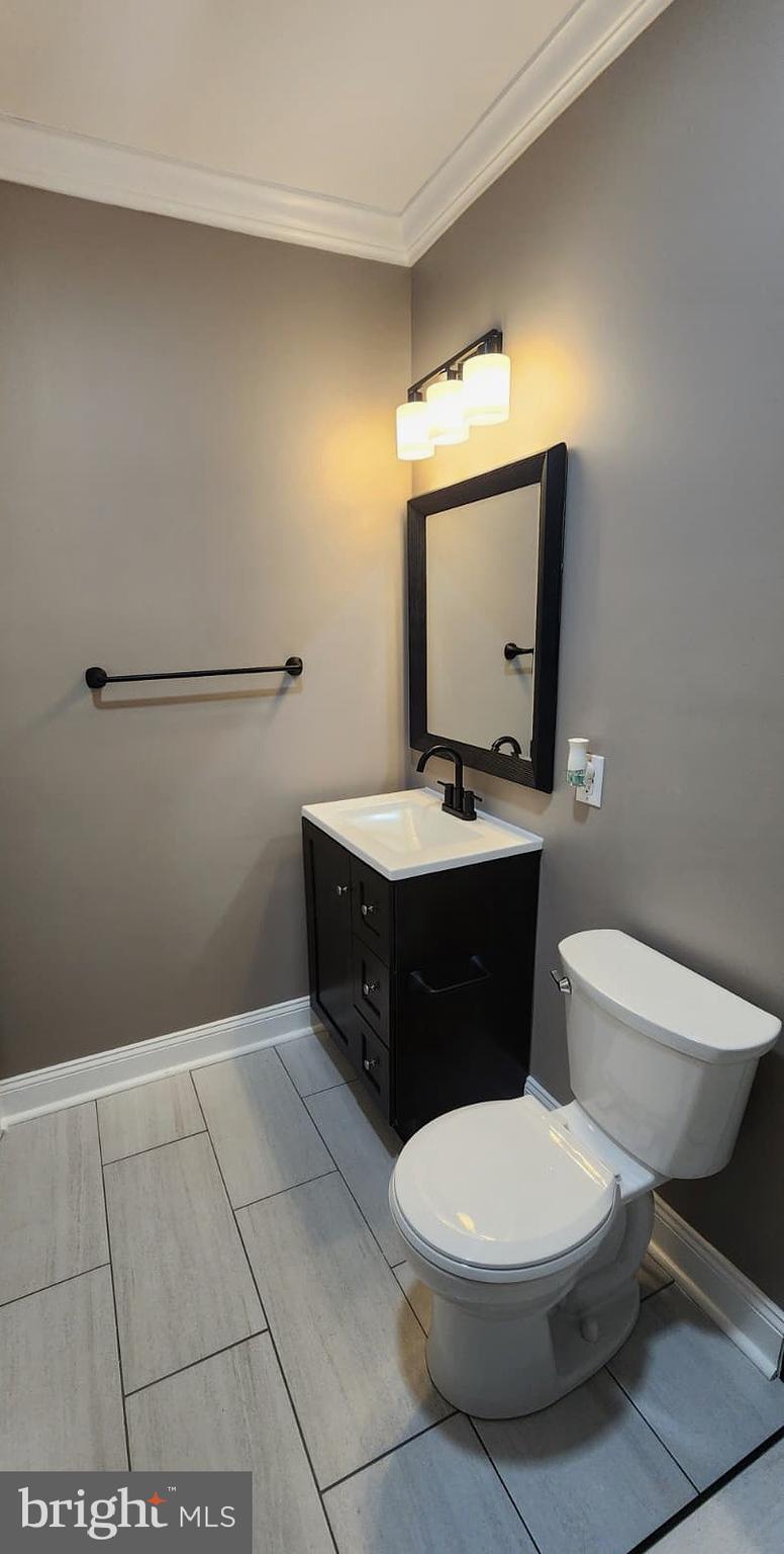 BELOW THE UNIVERSITY - Residential