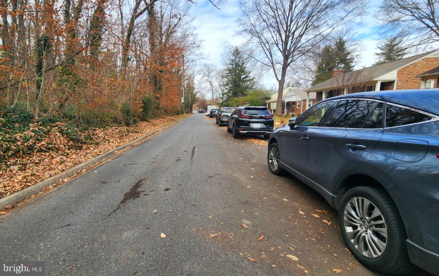 BELOW THE UNIVERSITY - Residential