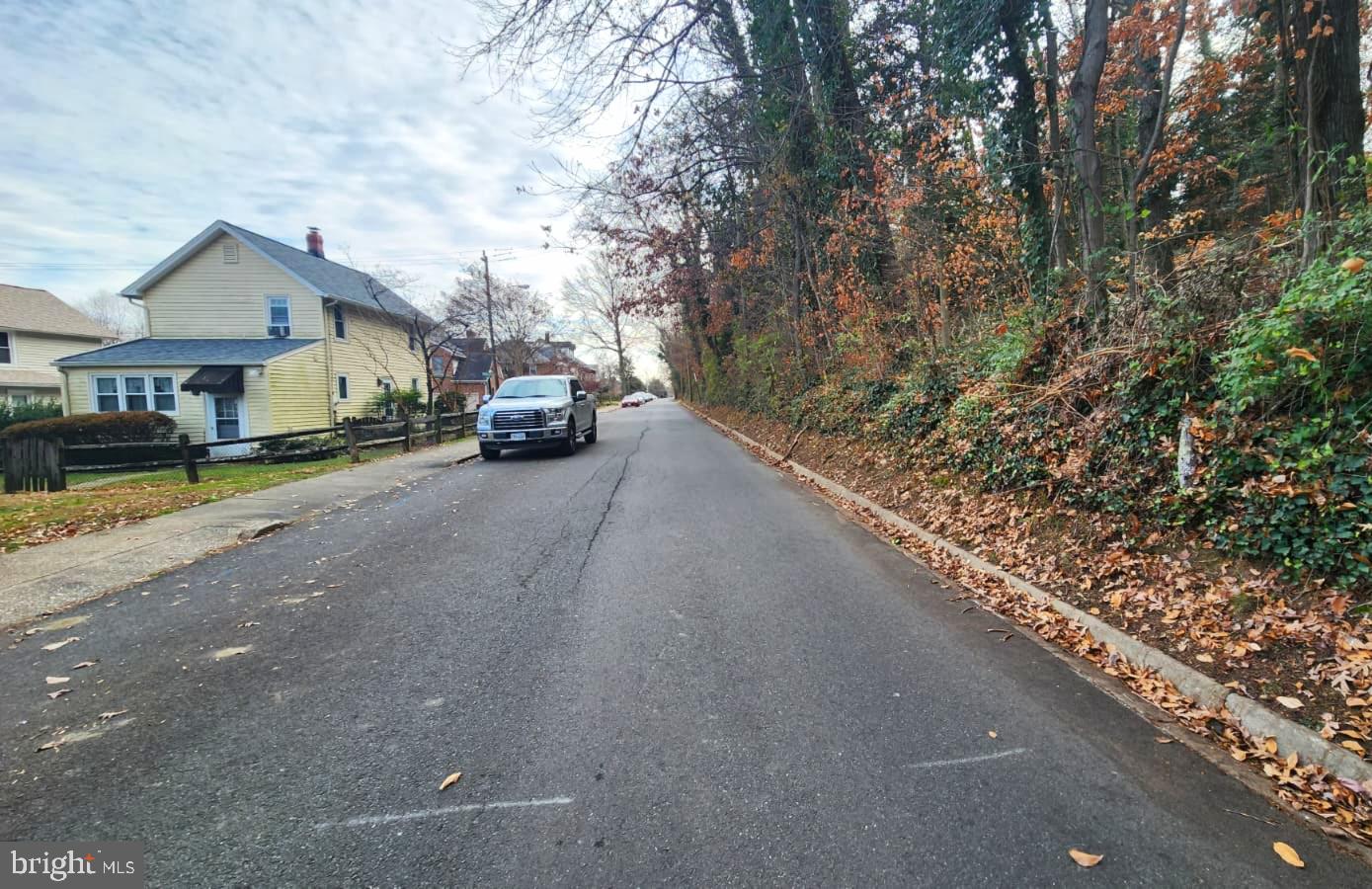 BELOW THE UNIVERSITY - Residential