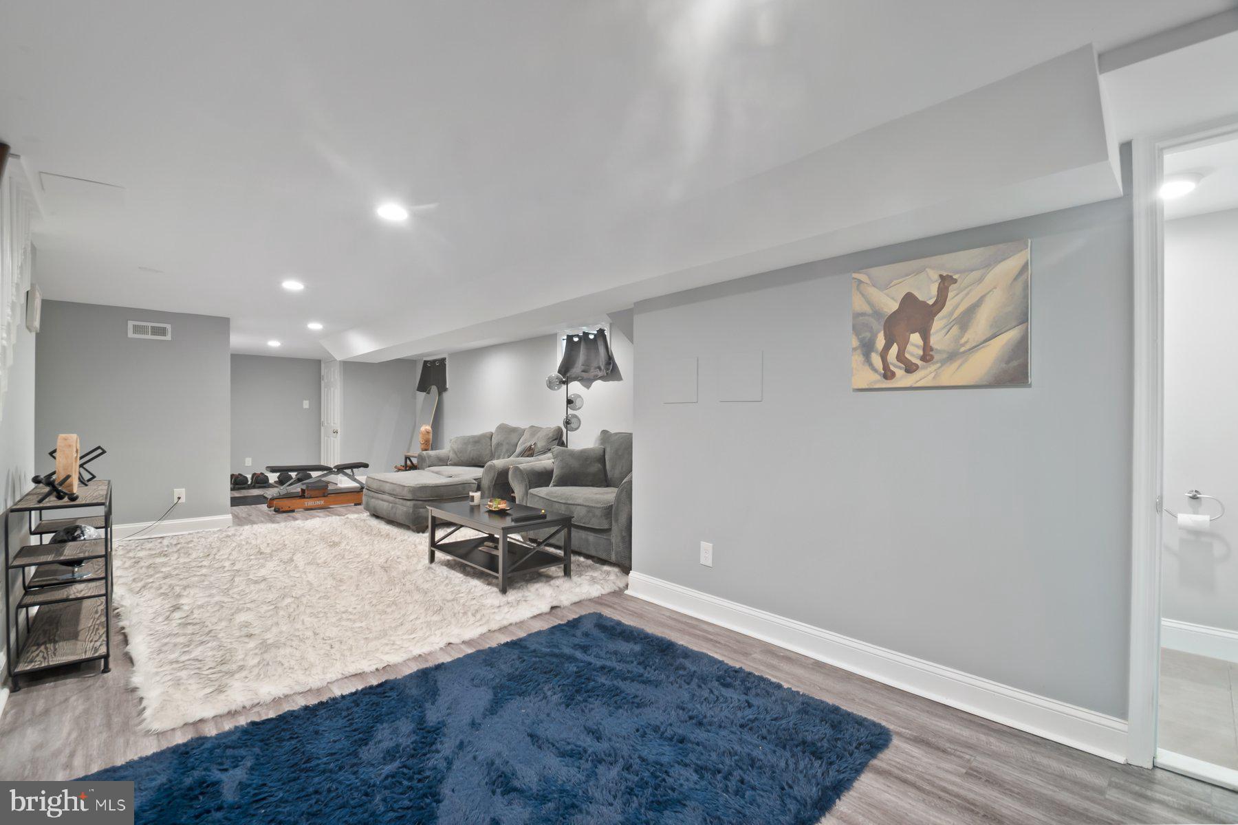 MEDFIELD - Residential