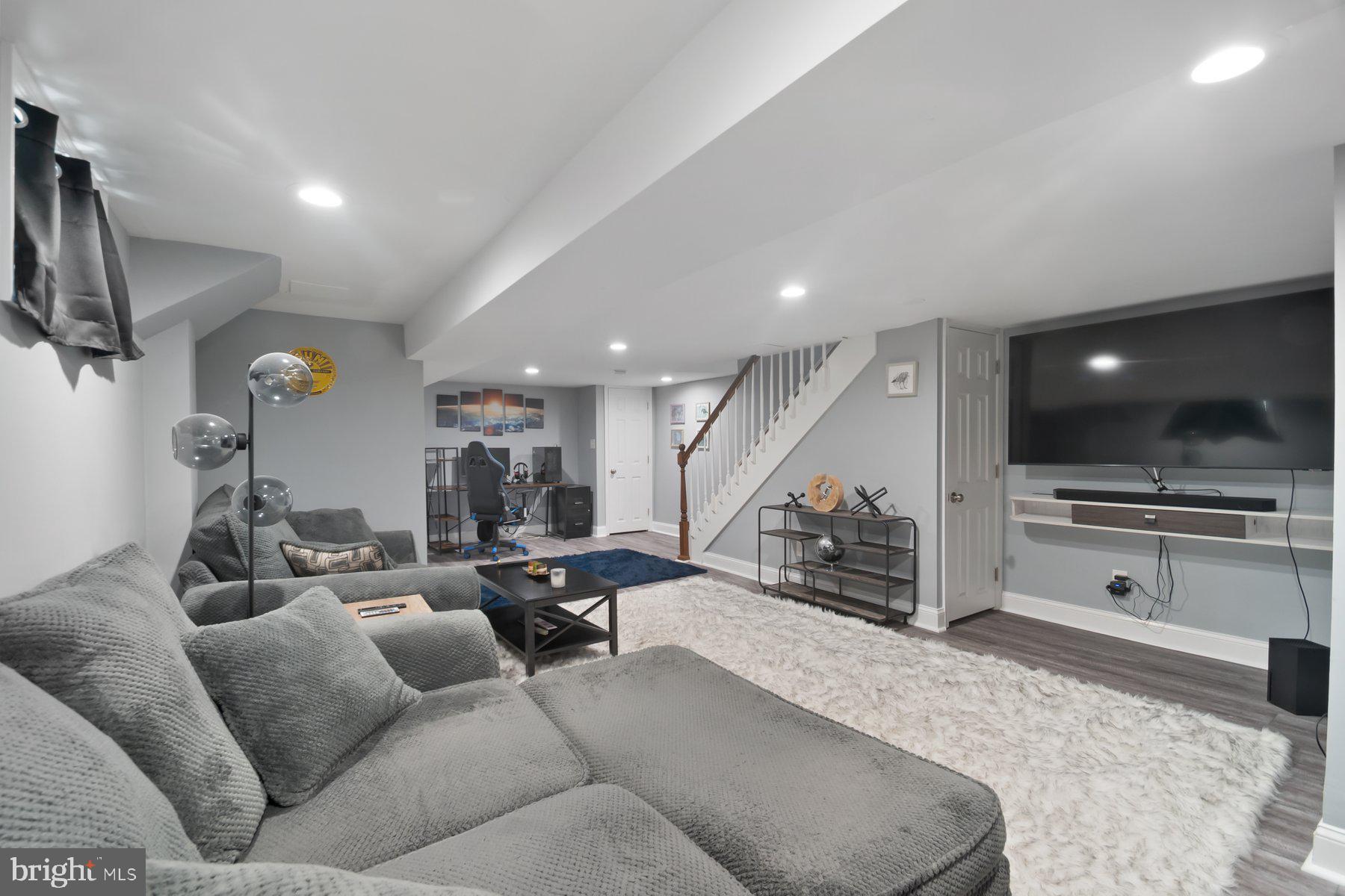 MEDFIELD - Residential