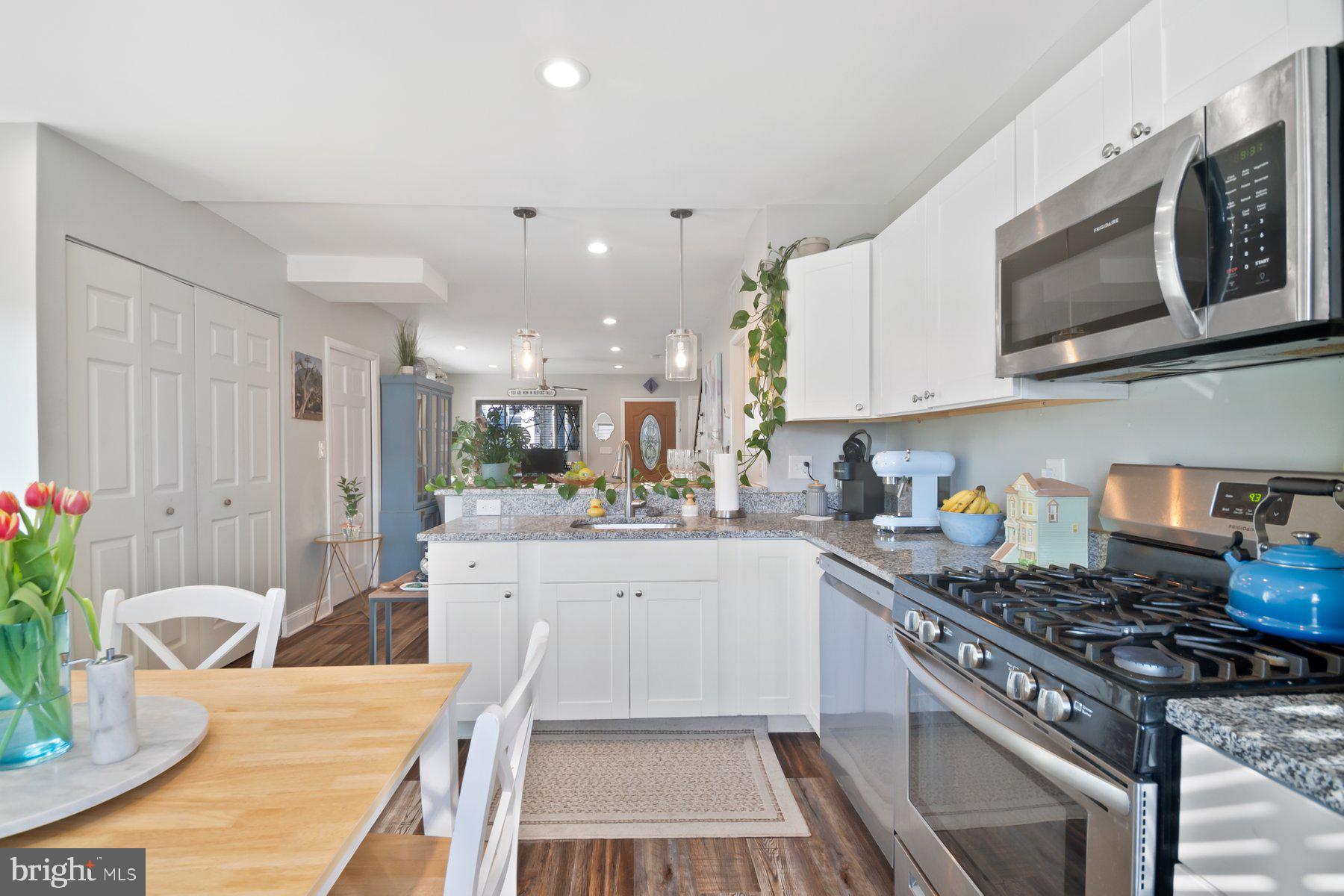 MEDFIELD - Residential