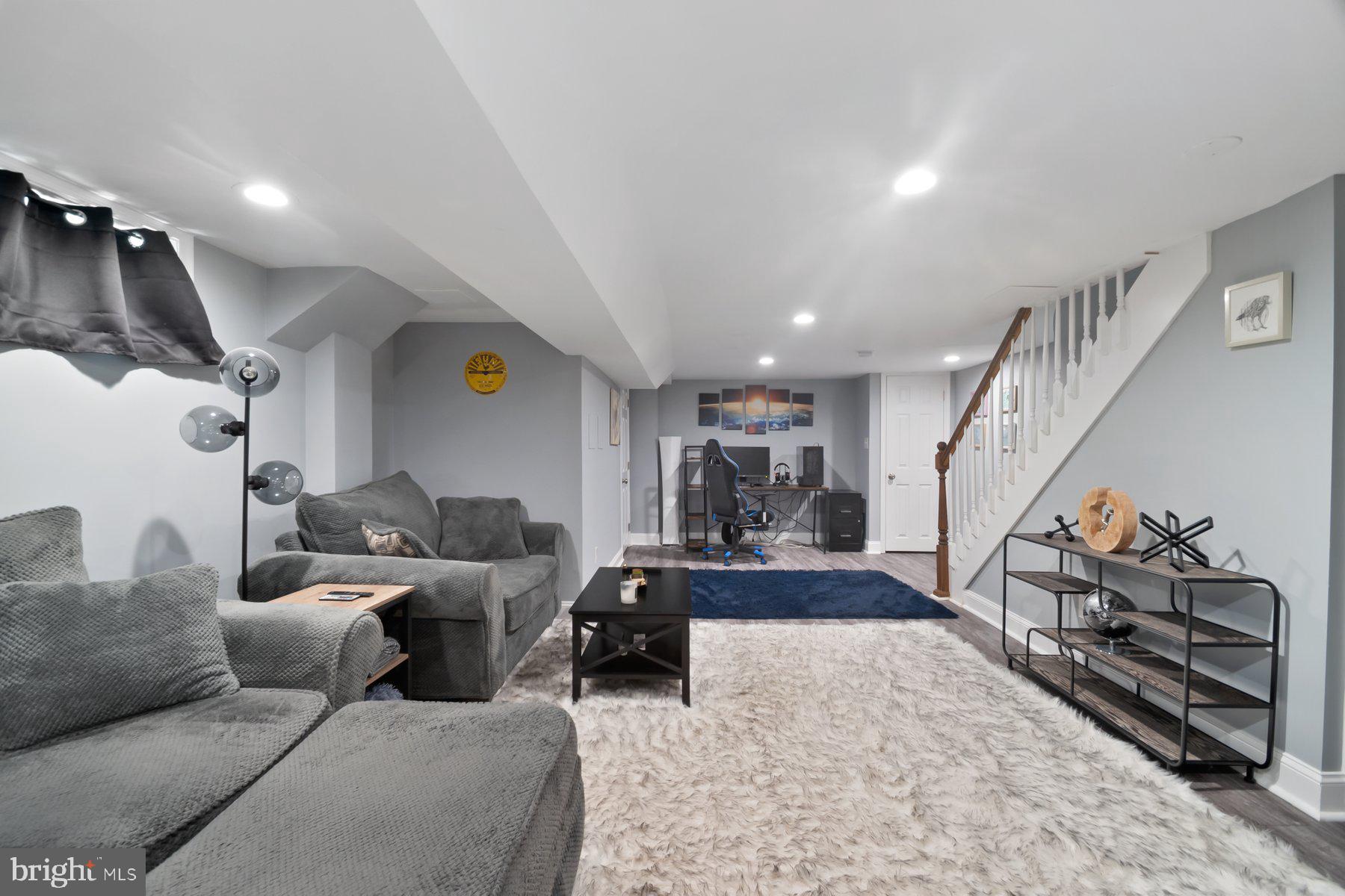 MEDFIELD - Residential