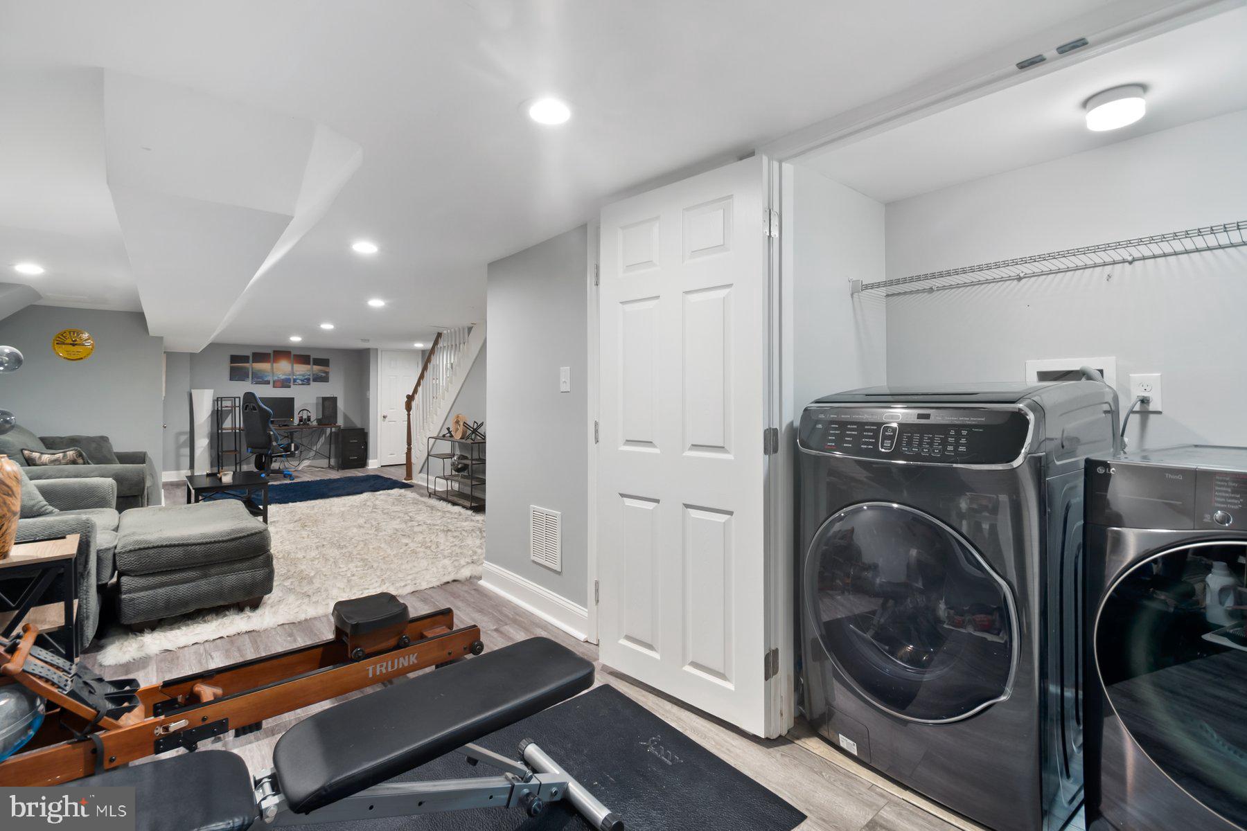 MEDFIELD - Residential