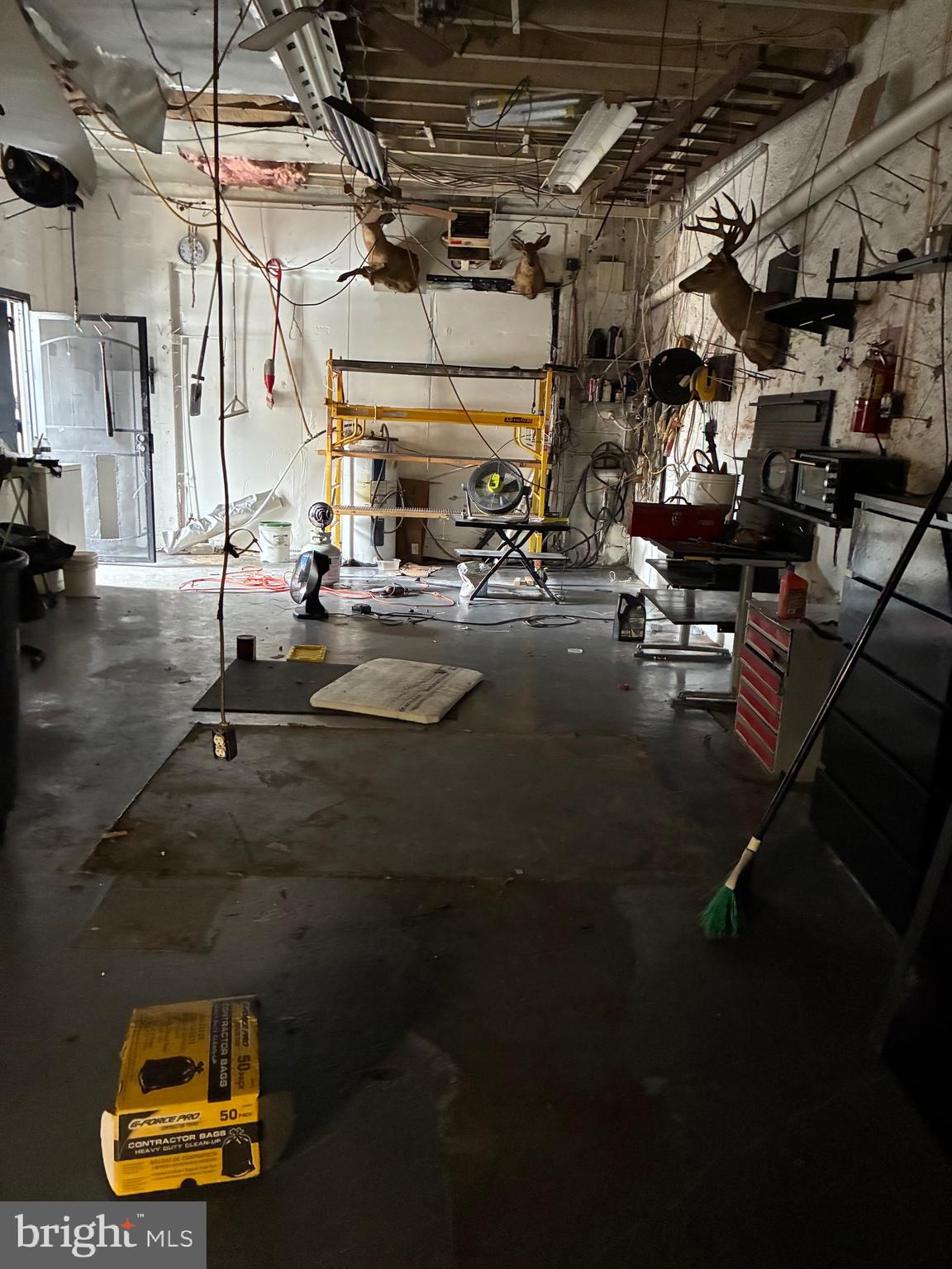 2639 E HAGERT STREET