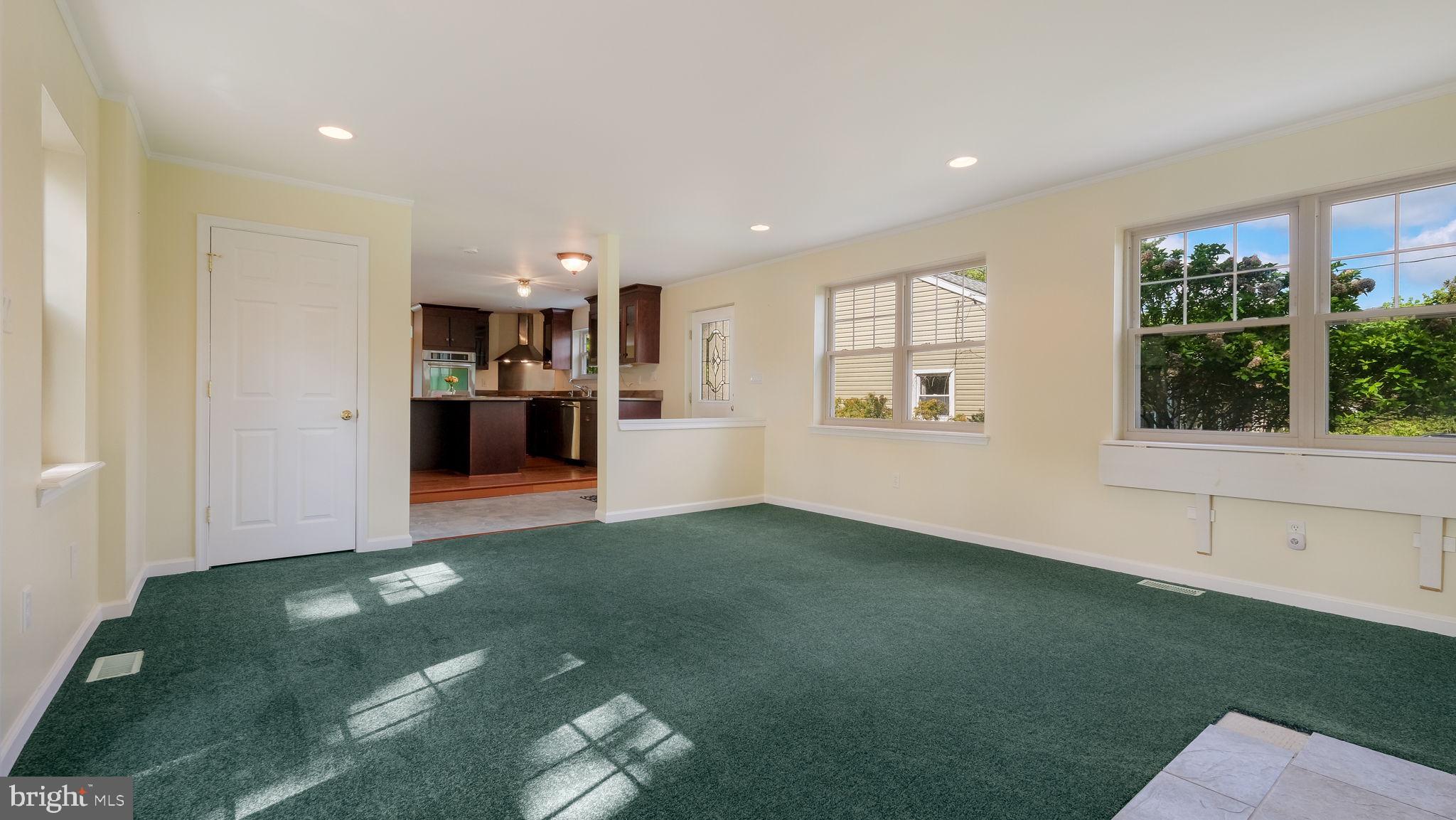 WILLOW MANOR - Residential