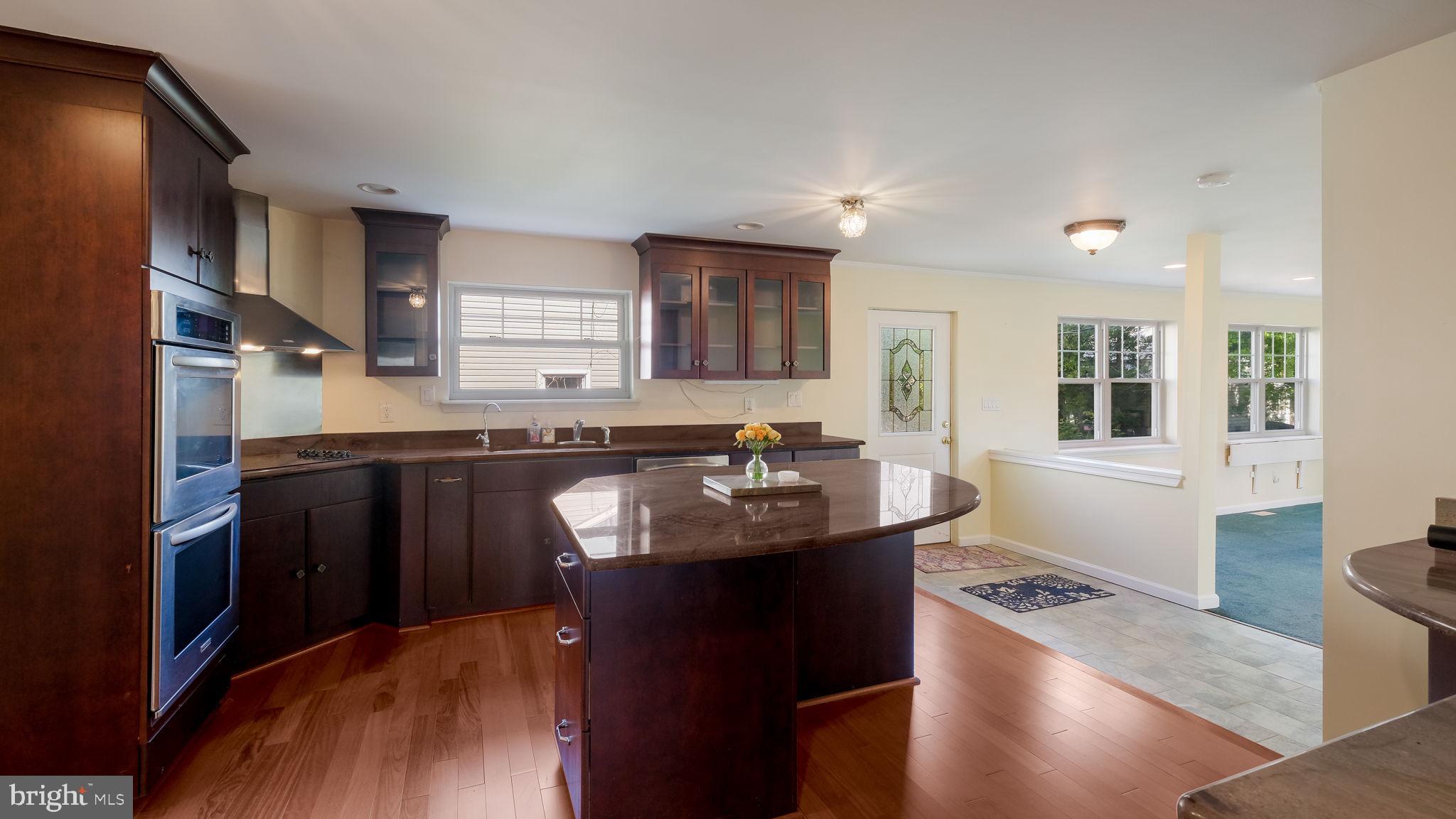WILLOW MANOR - Residential