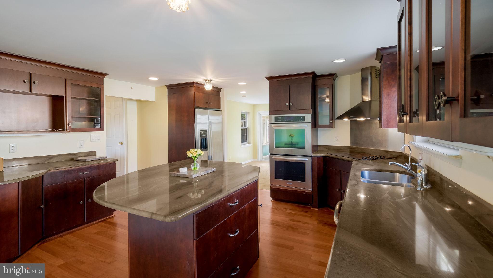 WILLOW MANOR - Residential