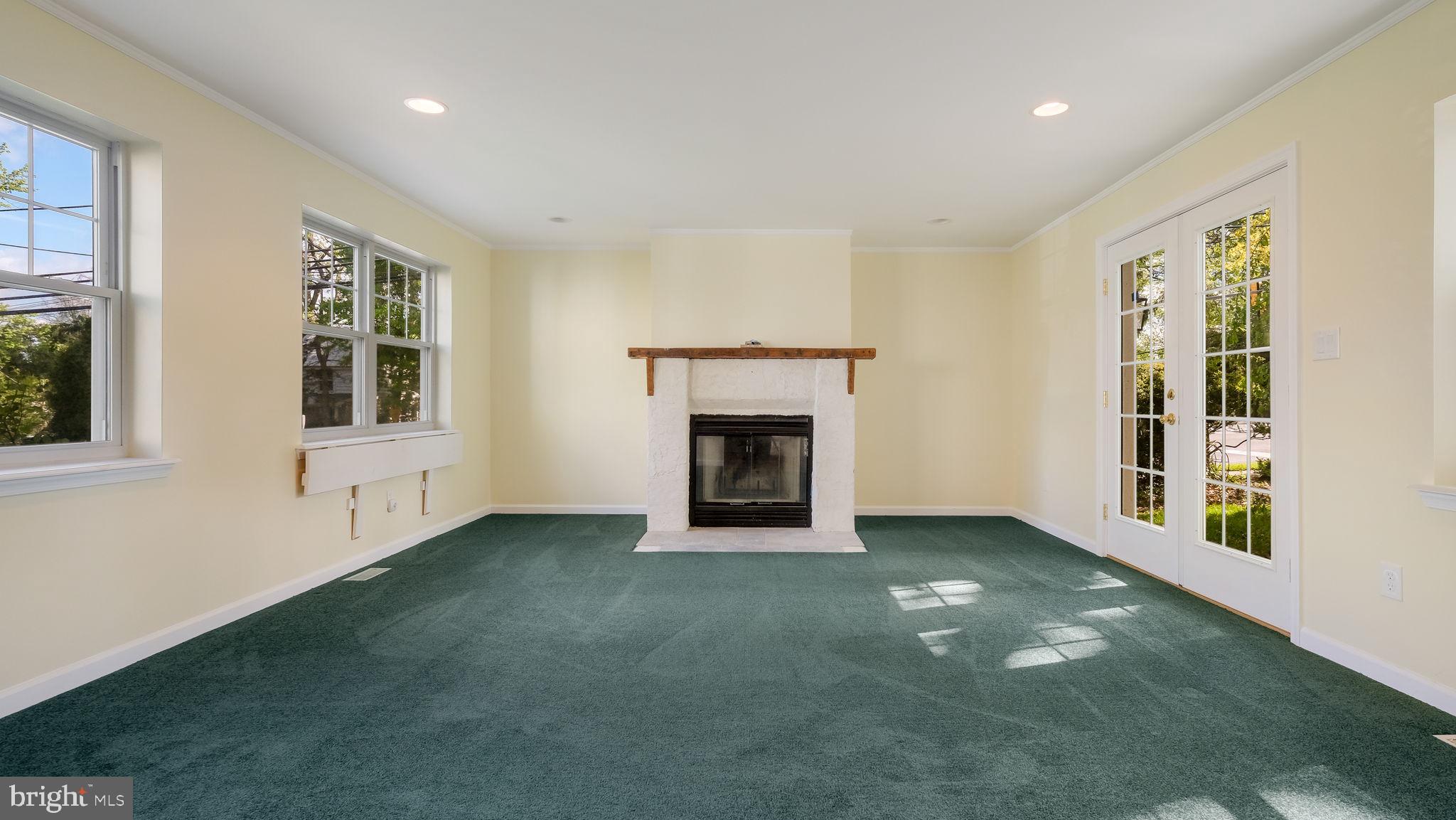 WILLOW MANOR - Residential