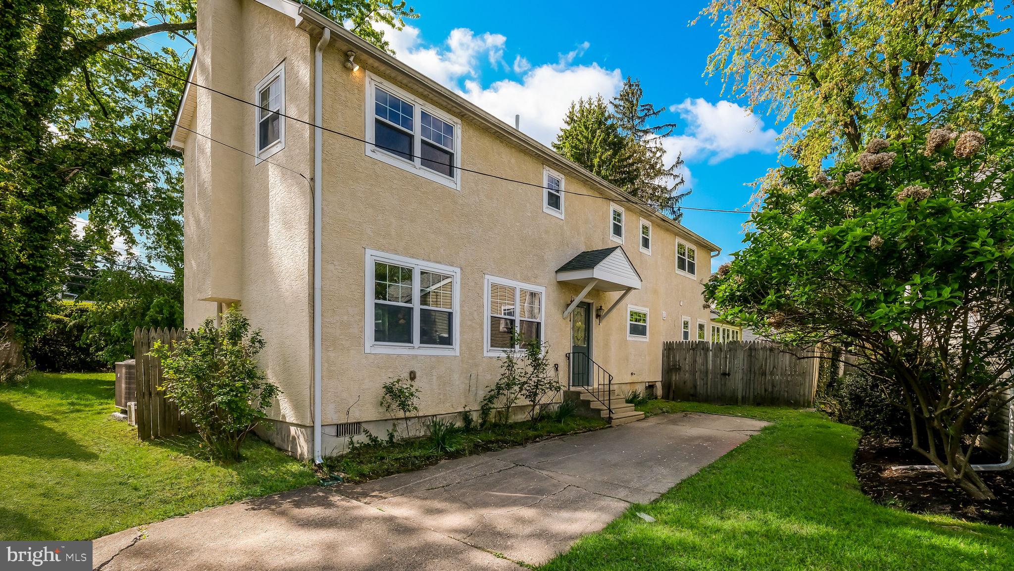 WILLOW MANOR - Residential